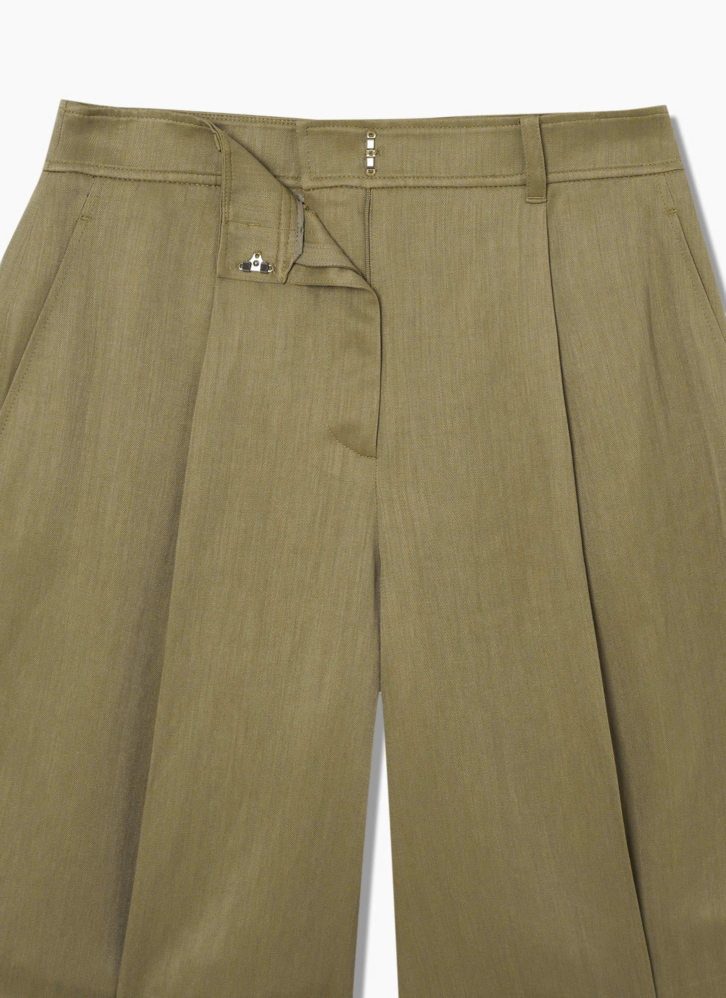 Quần short dài pha rayon, xếp ly, 2 túi chéo