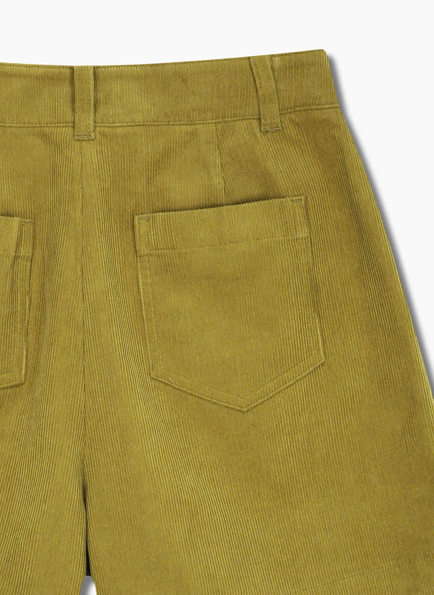 Quần short nhung cặp cài cúc, có túi, 2 ly trước