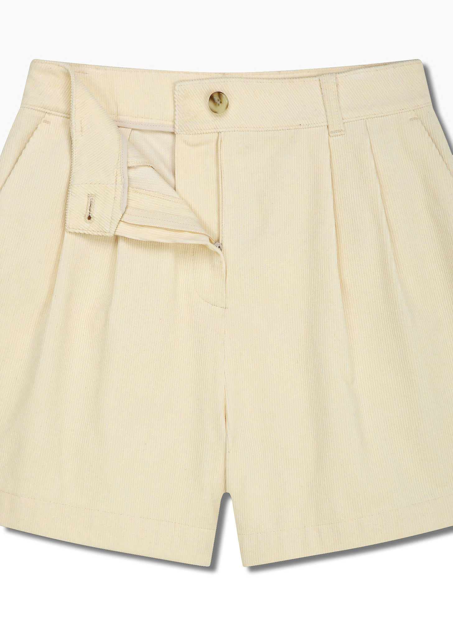 Quần short nhung cặp cài cúc, có túi, 2 ly trước