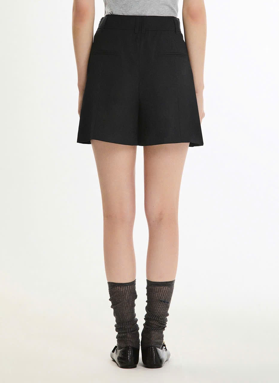 Quần short vải, vạt váy, xếp ly hông, khóa cạnh