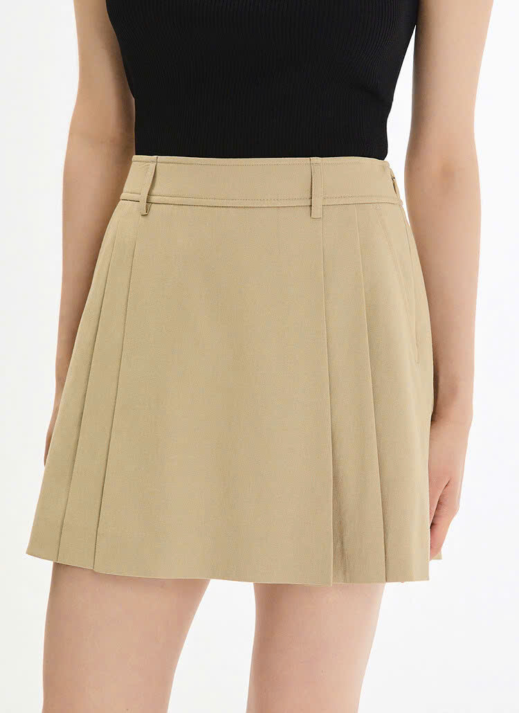Quần short vải, vạt váy, xếp ly hông, khóa cạnh