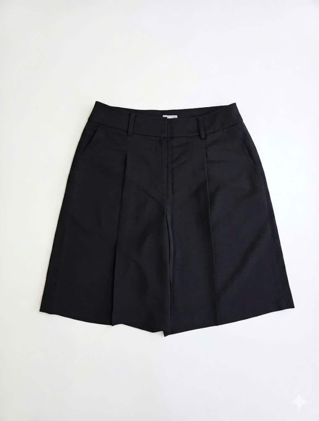 Quần short xếp 1 ly, 2 túi chéo