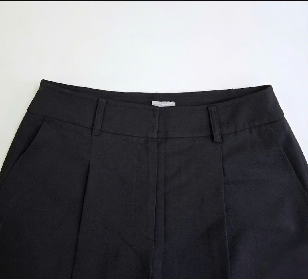 Quần short xếp 1 ly, 2 túi chéo