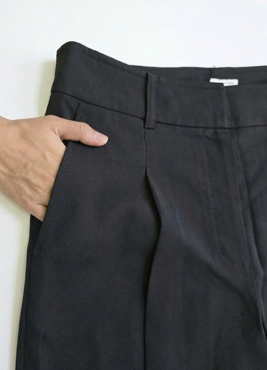 Quần short xếp 1 ly, 2 túi chéo