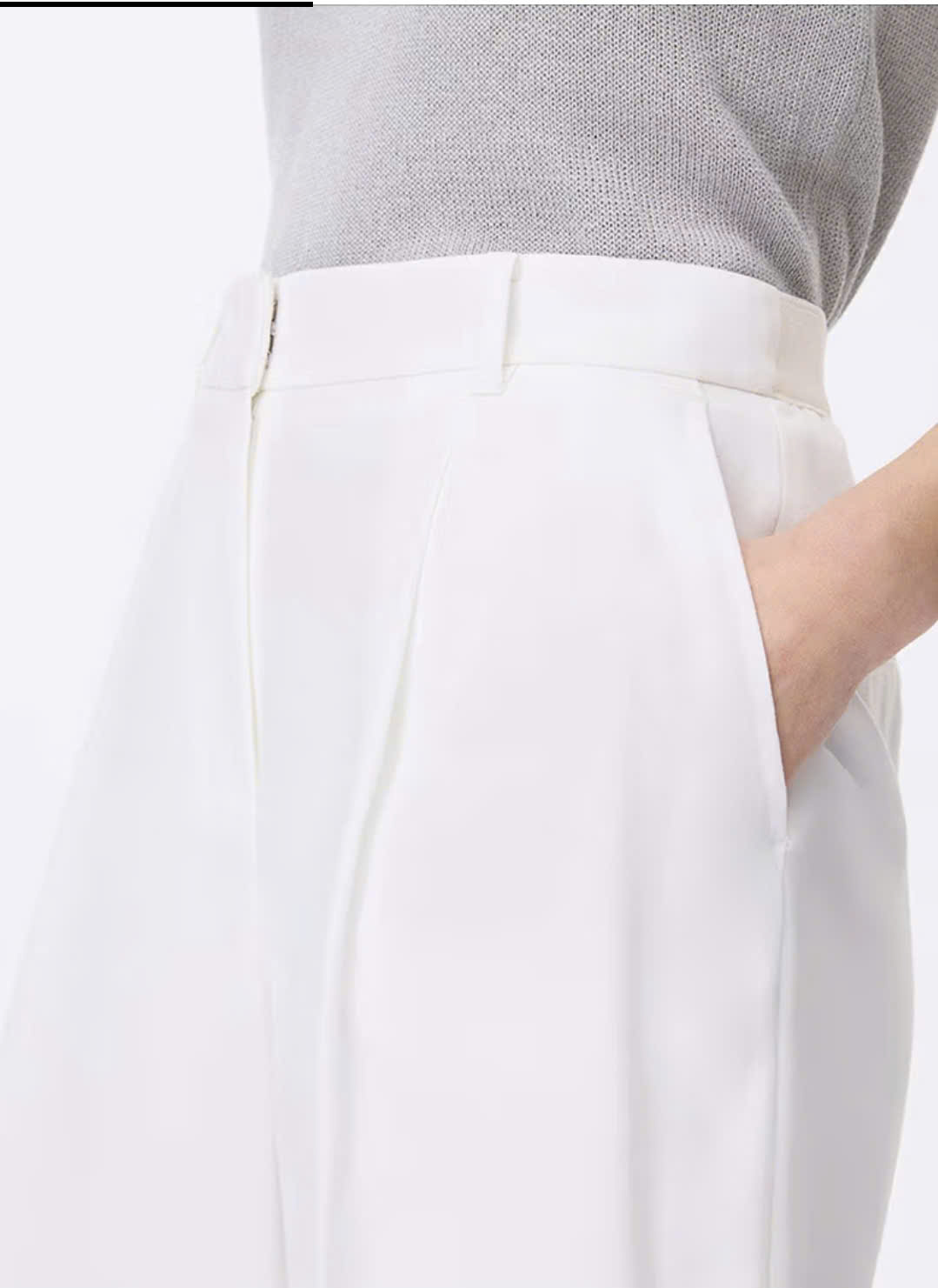 Quần short xếp 1 ly, cạp chun sau, 2 túi chéo
