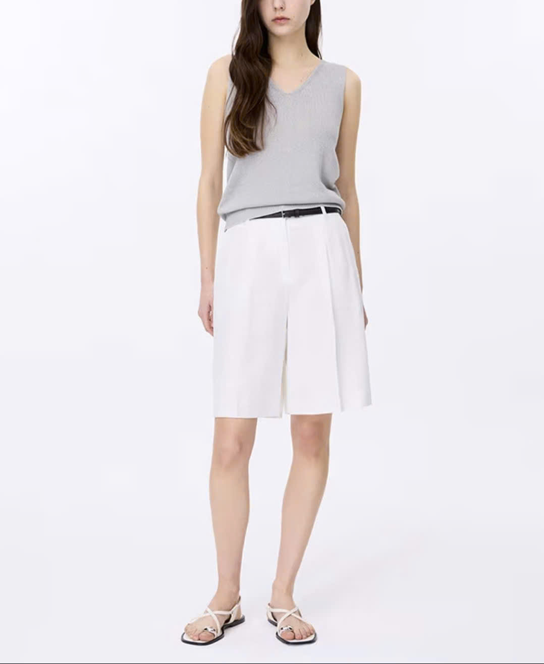 Quần short xếp 1 ly, cạp chun sau, 2 túi chéo