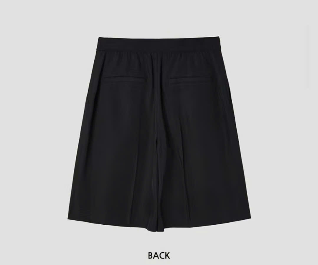 Quần short xếp 1 ly, cạp chun sau, 2 túi chéo