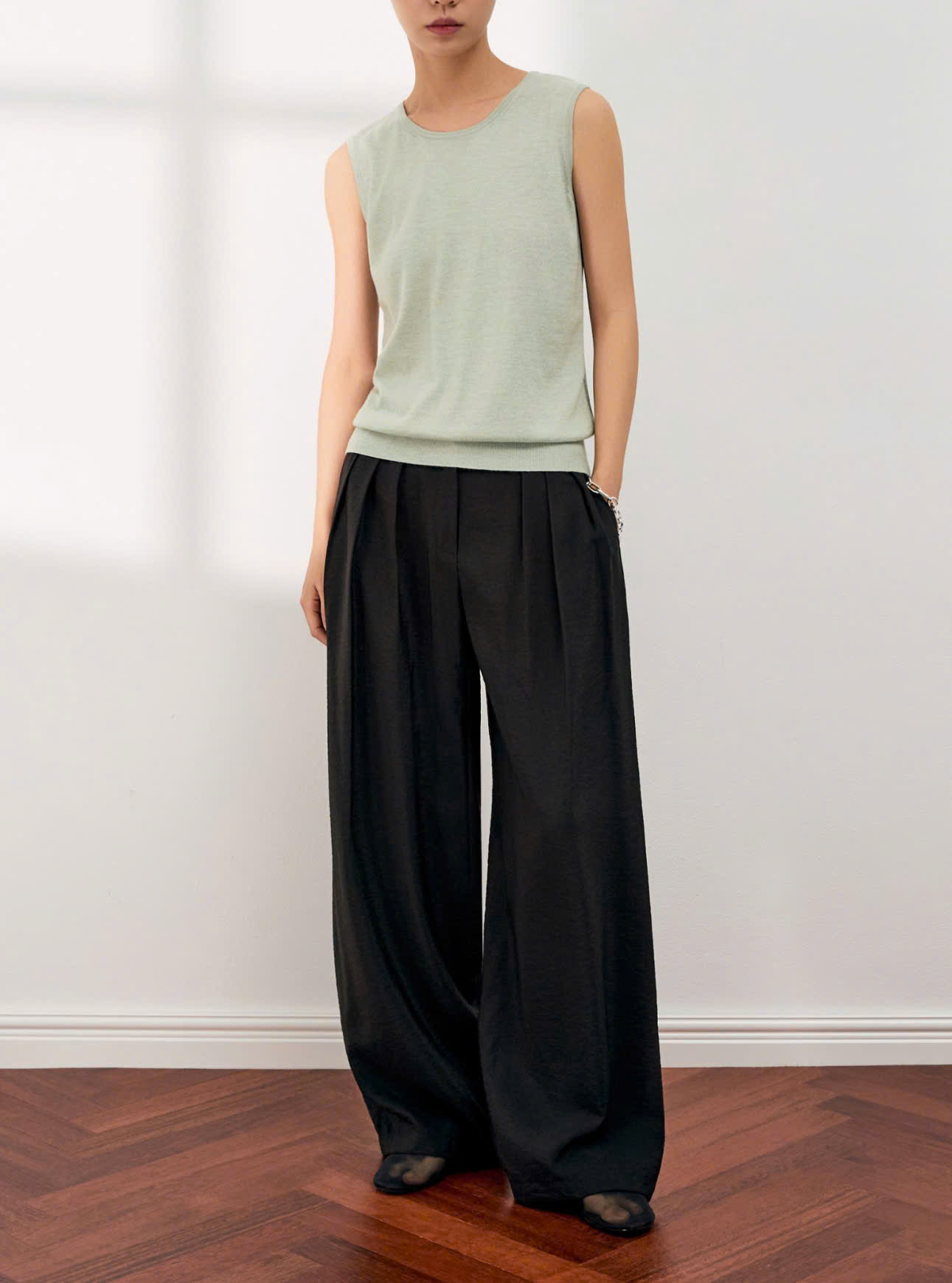 Quần suông 3 ly, pha rayon, 2 túi hông thật
