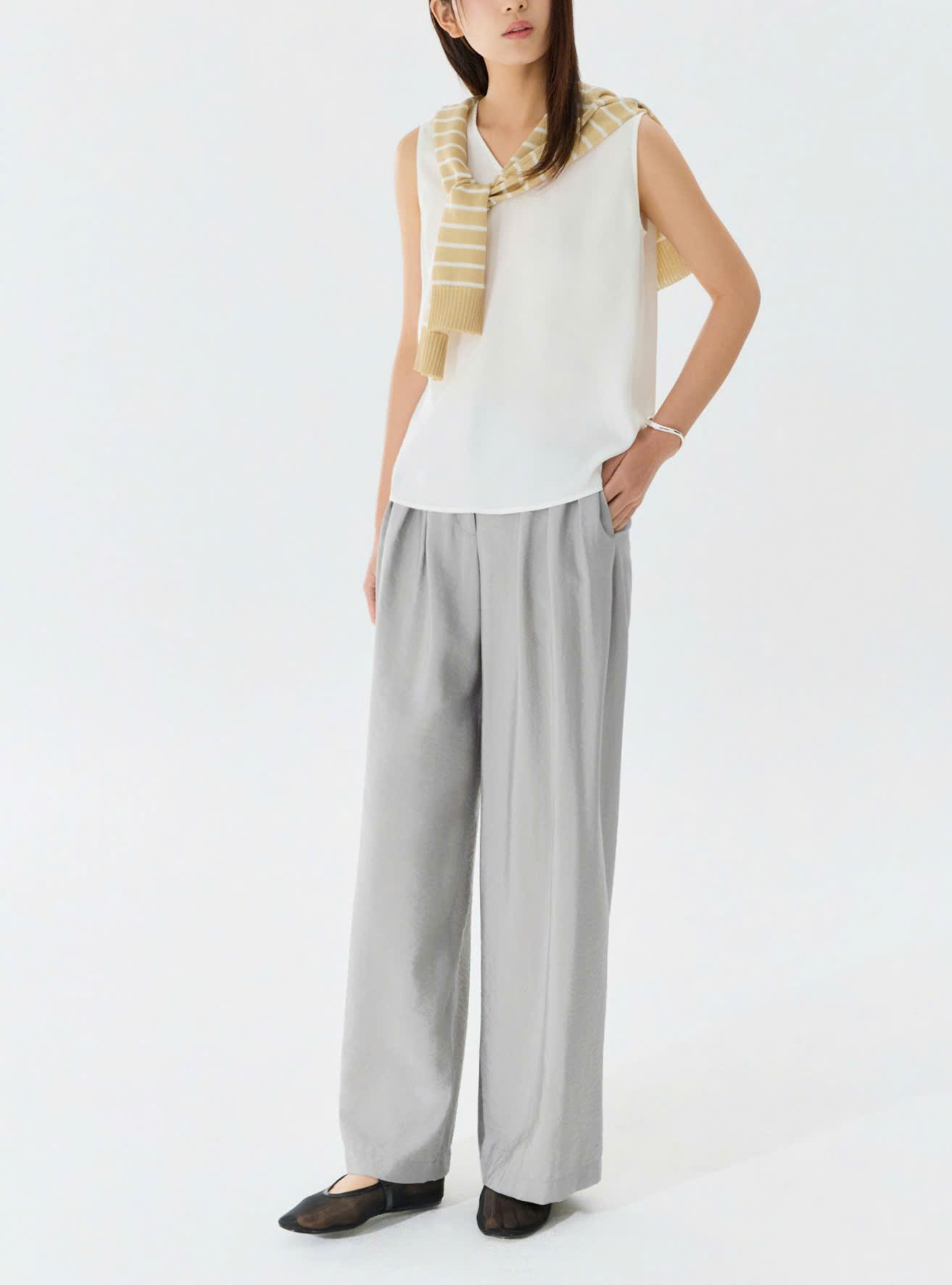 Quần suông 3 ly, pha rayon, 2 túi hông thật
