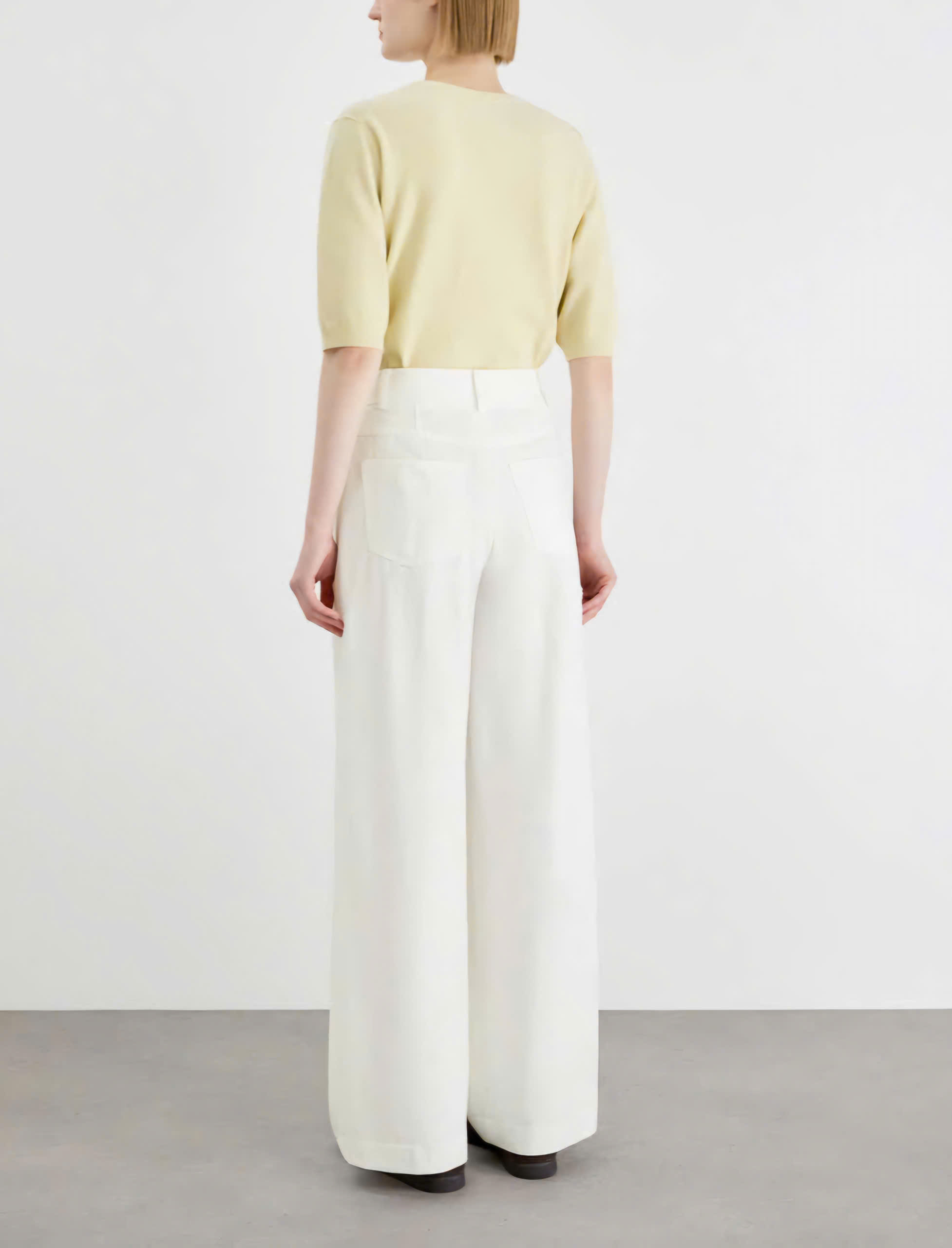 Quần suông ống rộng, xếp 2 ly, chất pha linen