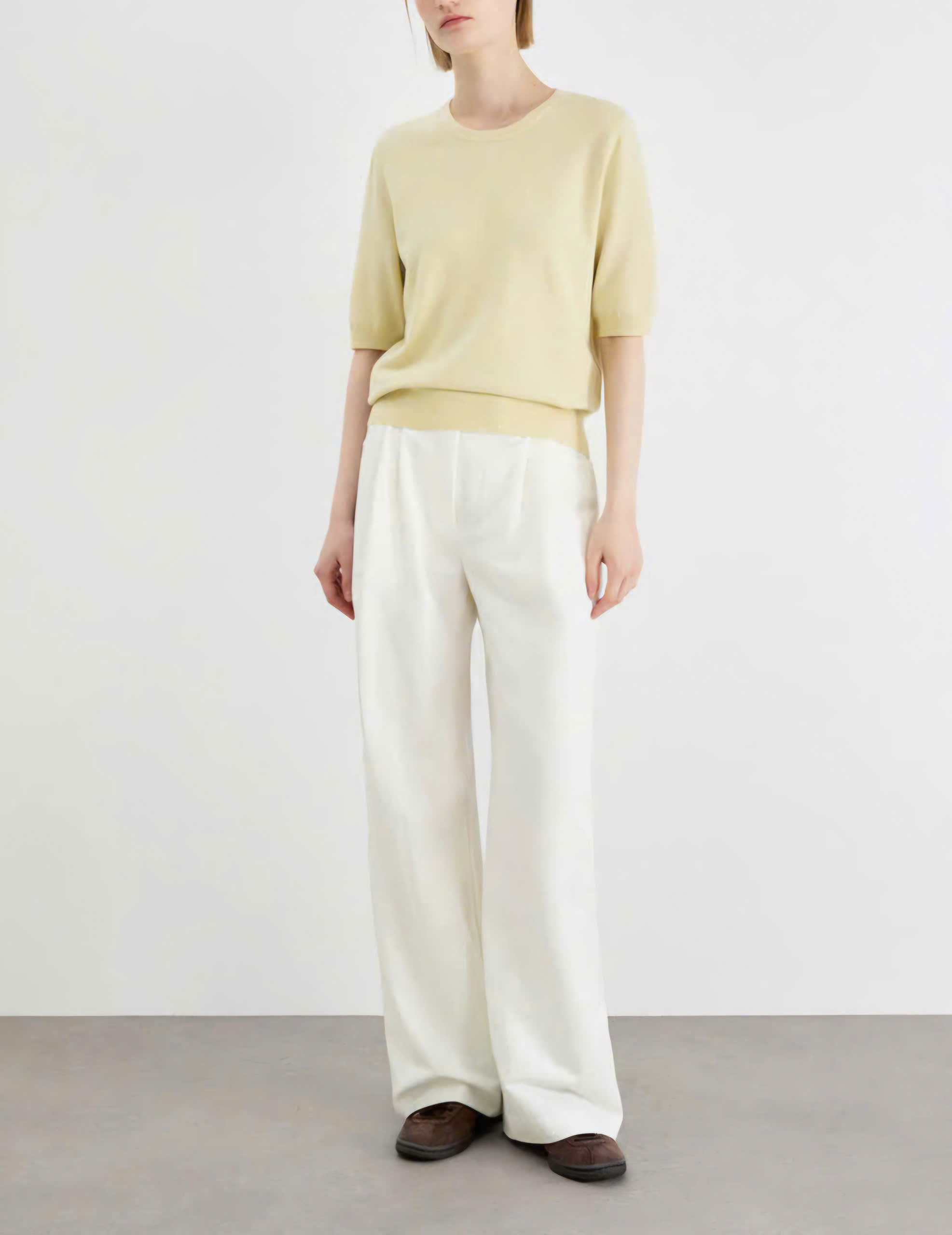 Quần suông ống rộng, xếp 2 ly, chất pha linen