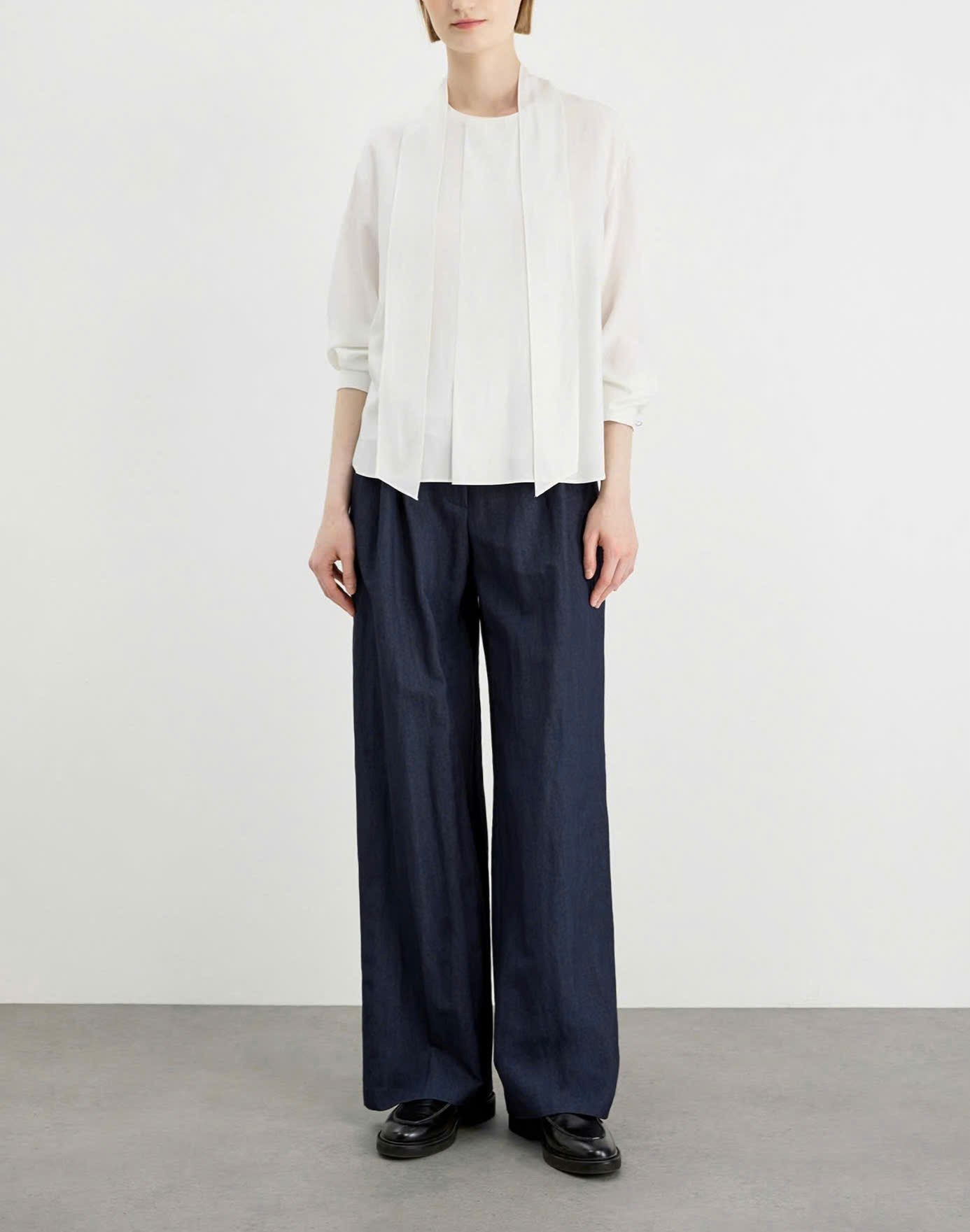 Quần suông ống rộng, xếp 2 ly, chất pha linen