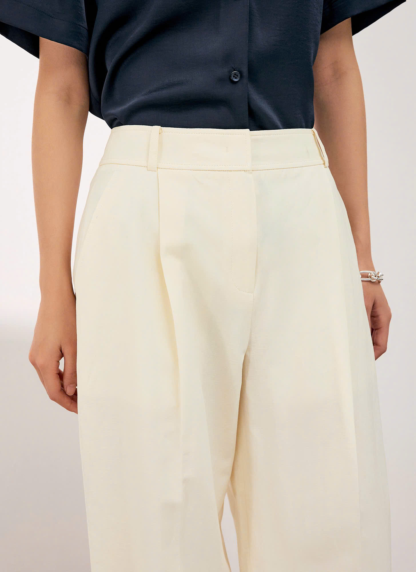 Quần suông pha rayon, may 2 túi chéo