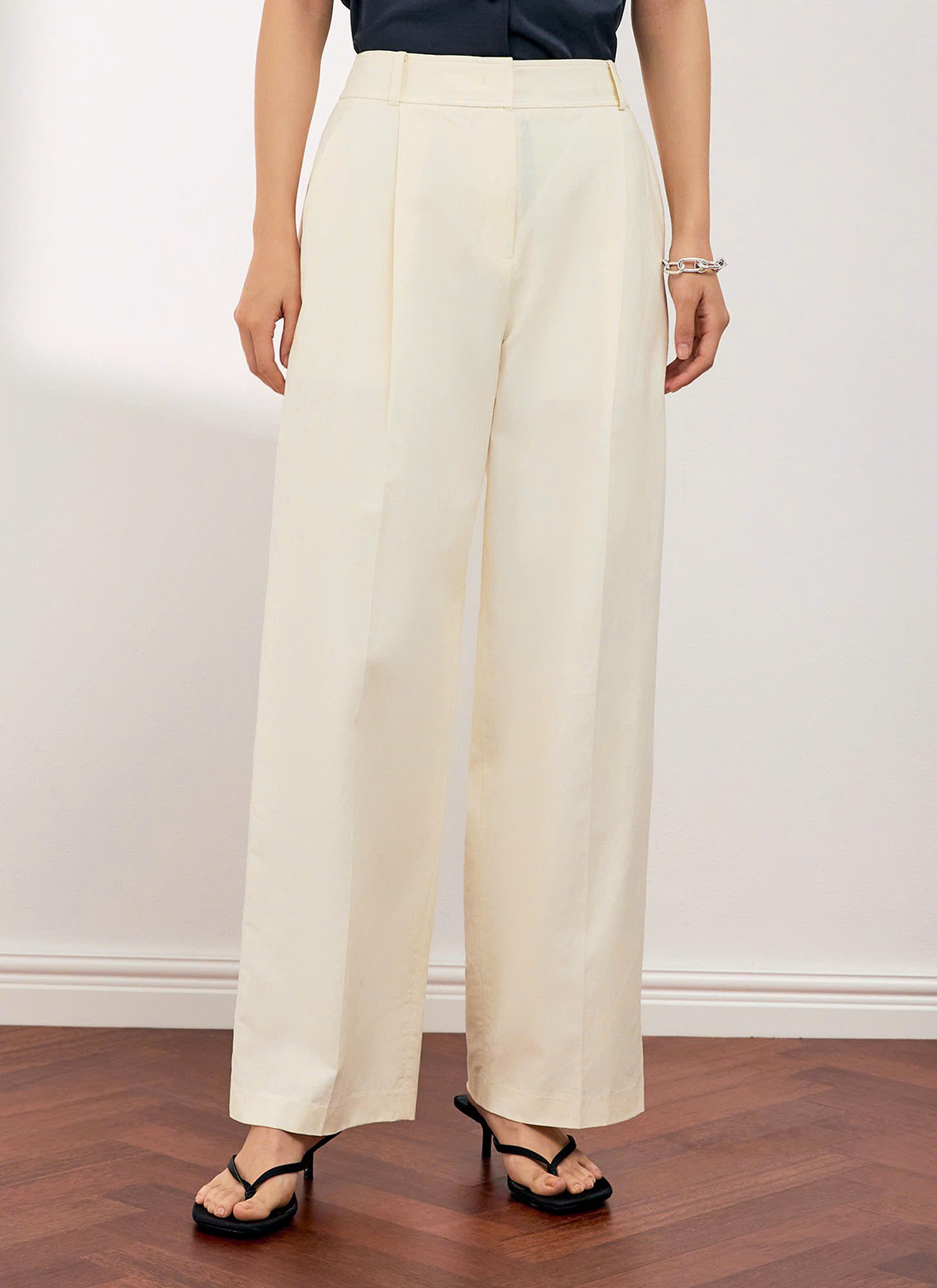 Quần suông pha rayon, may 2 túi chéo