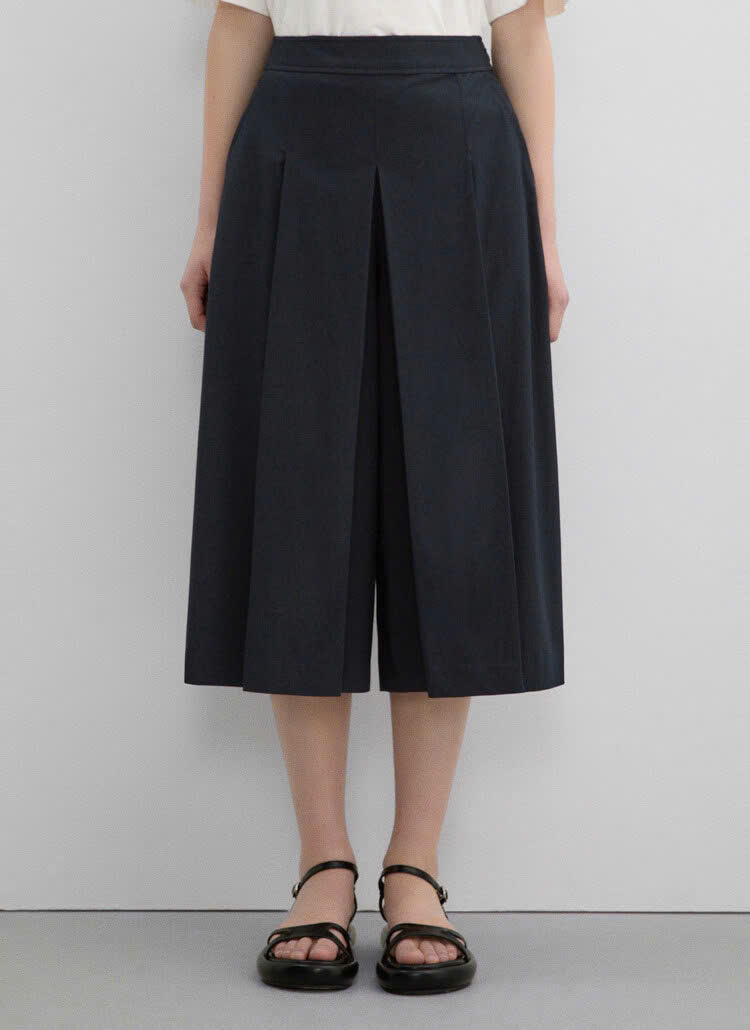 Quần váy xòe, xếp ly, xẻ hông, 2 màu