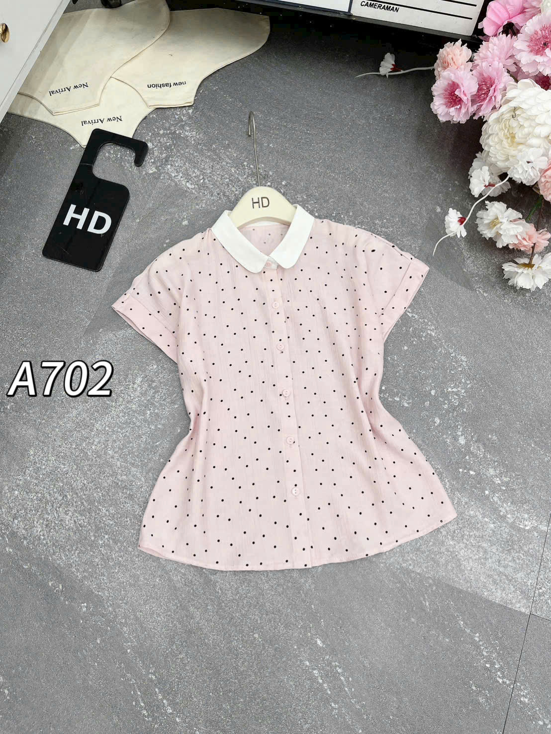 A702 áo chấm bi cổ sen