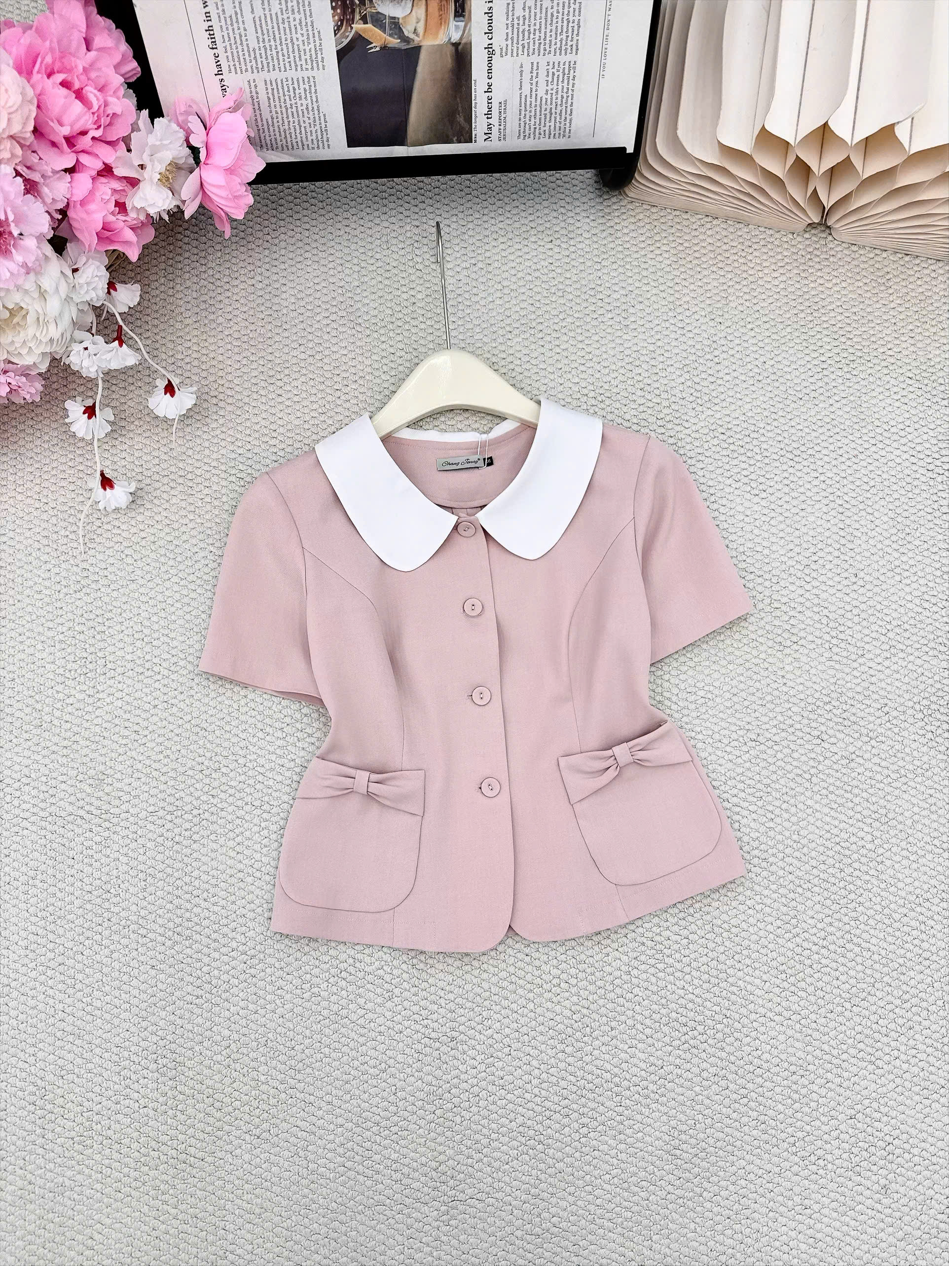 A846 Áo Cổ Sen Túi Nơ