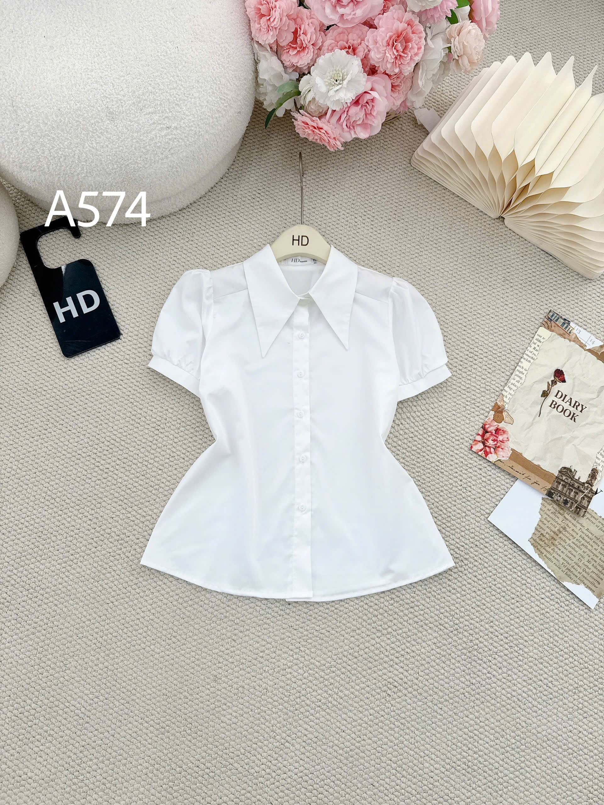 A574 Áo sơ mi cổ nhọn tay cộc