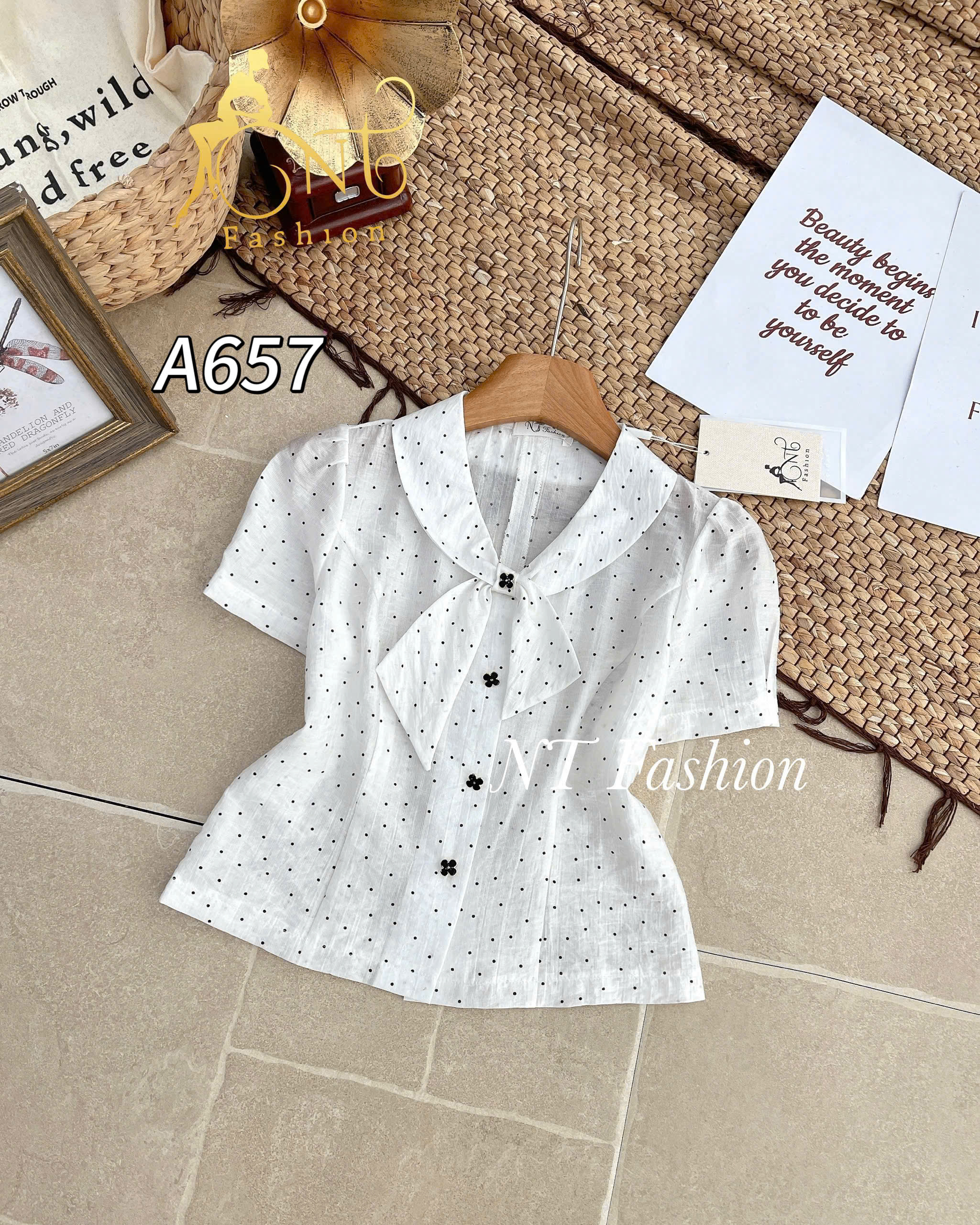 A657 áo kí giả chấm bi