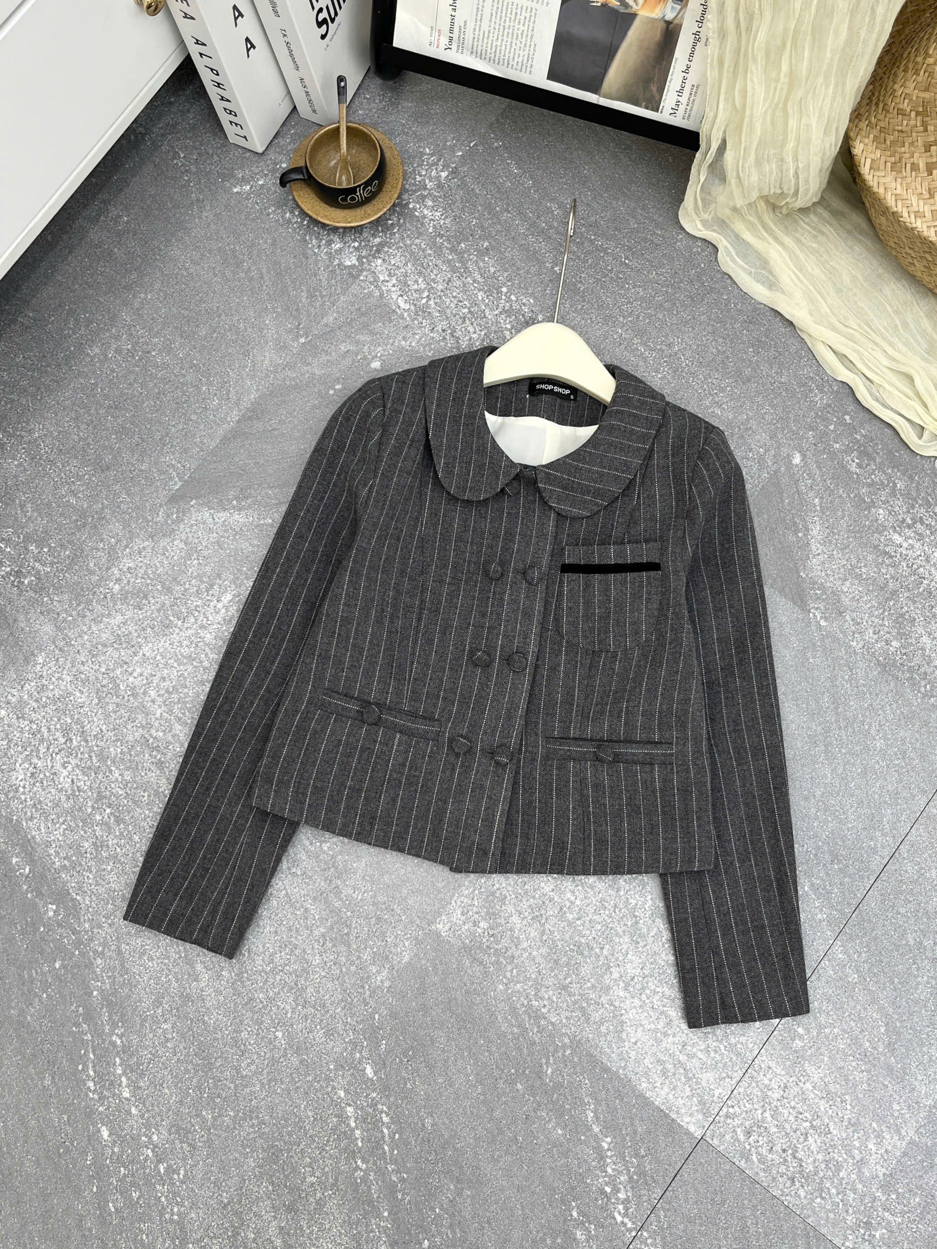 AV236 Áo Vest Cổ Sen Kẻ