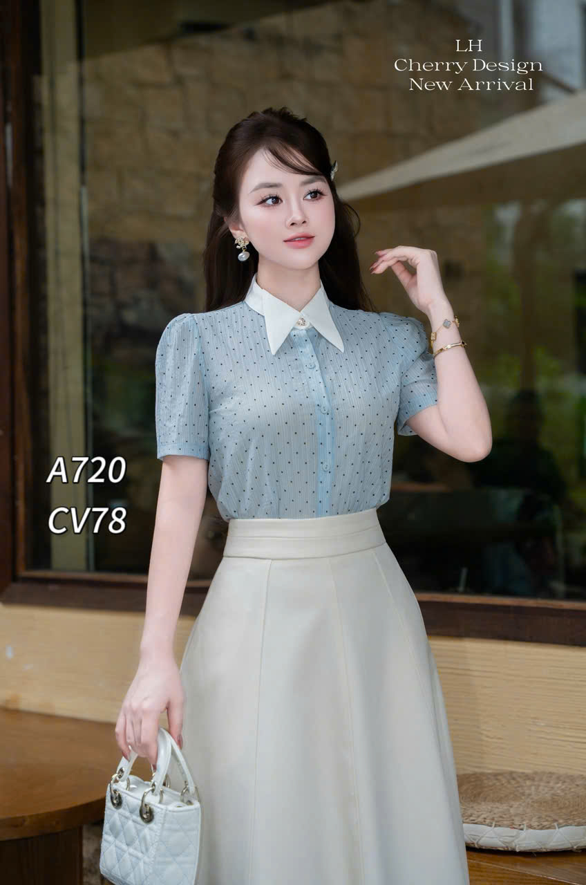 A720 áo chấm bi cổ én