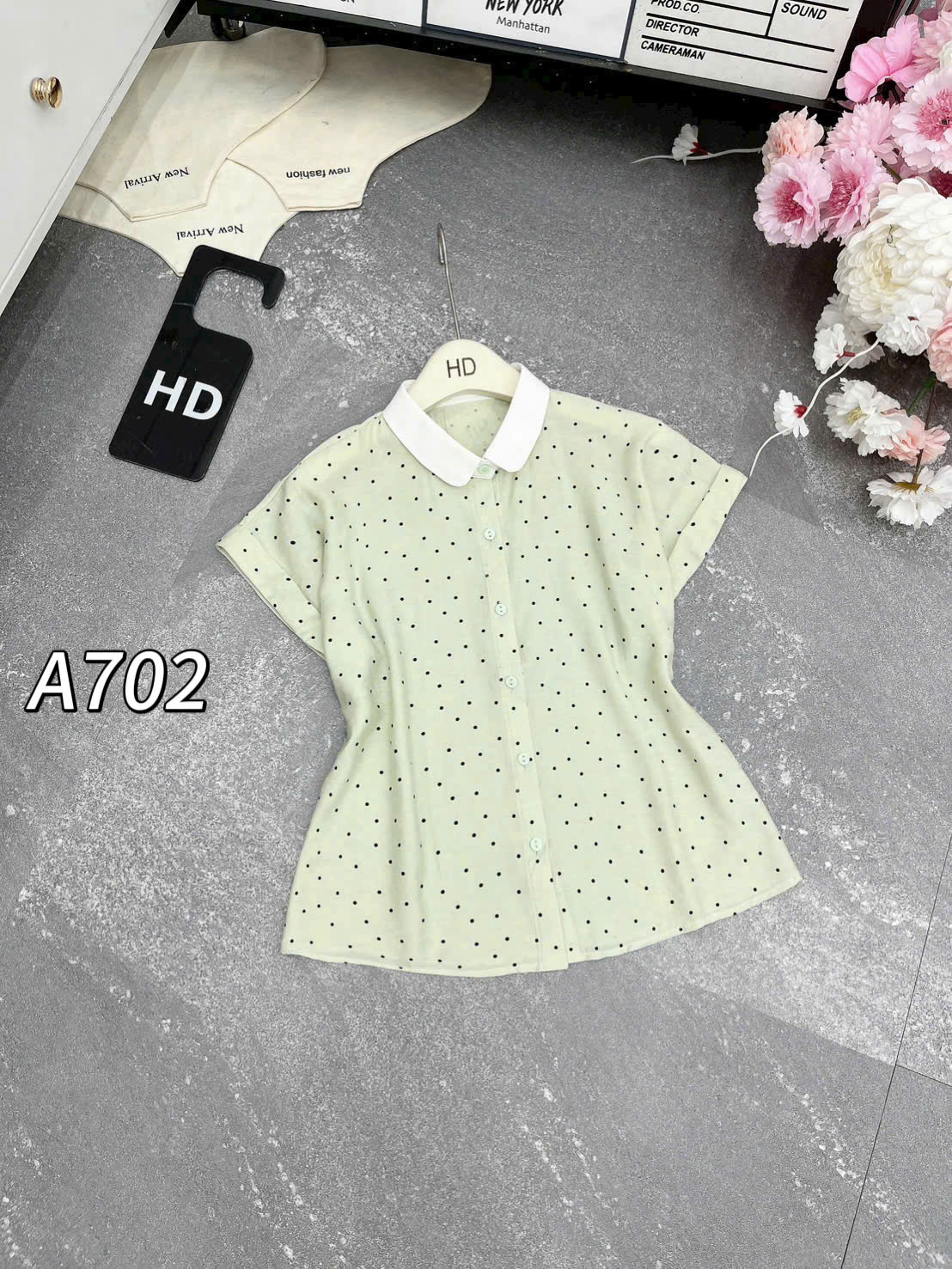 A702 áo chấm bi cổ sen