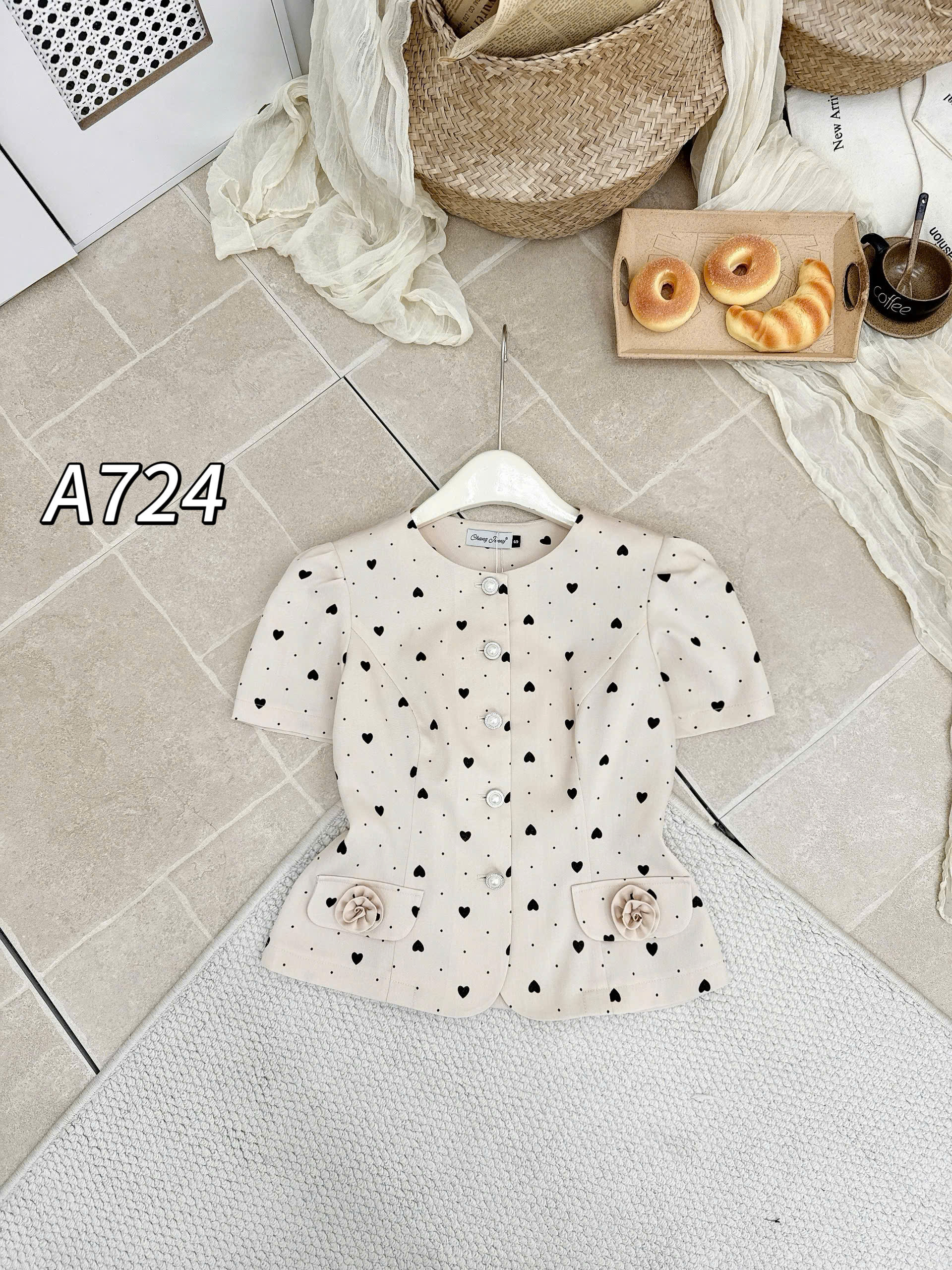 A724 áo kí giả trái tim