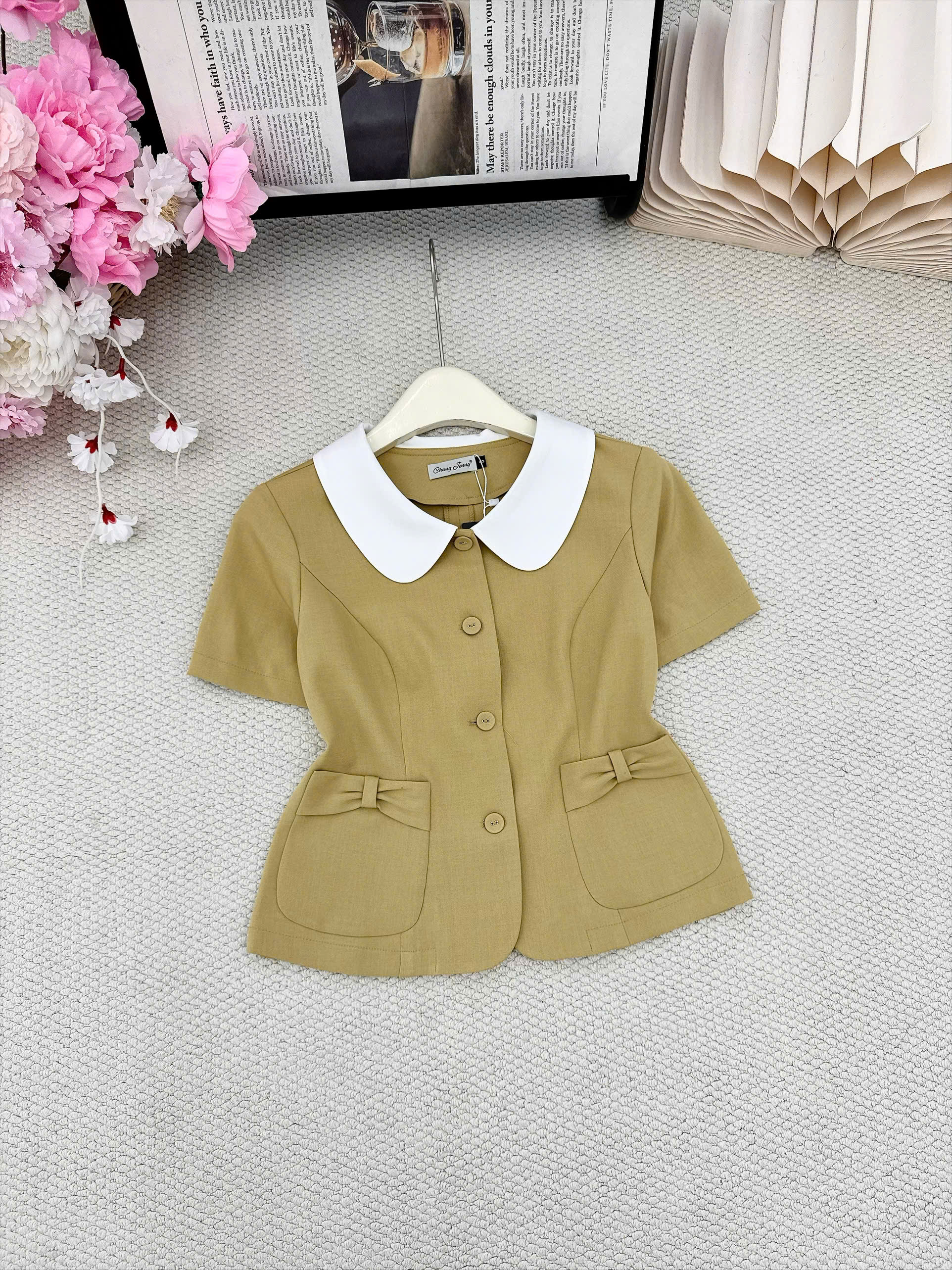 A846 Áo Cổ Sen Túi Nơ
