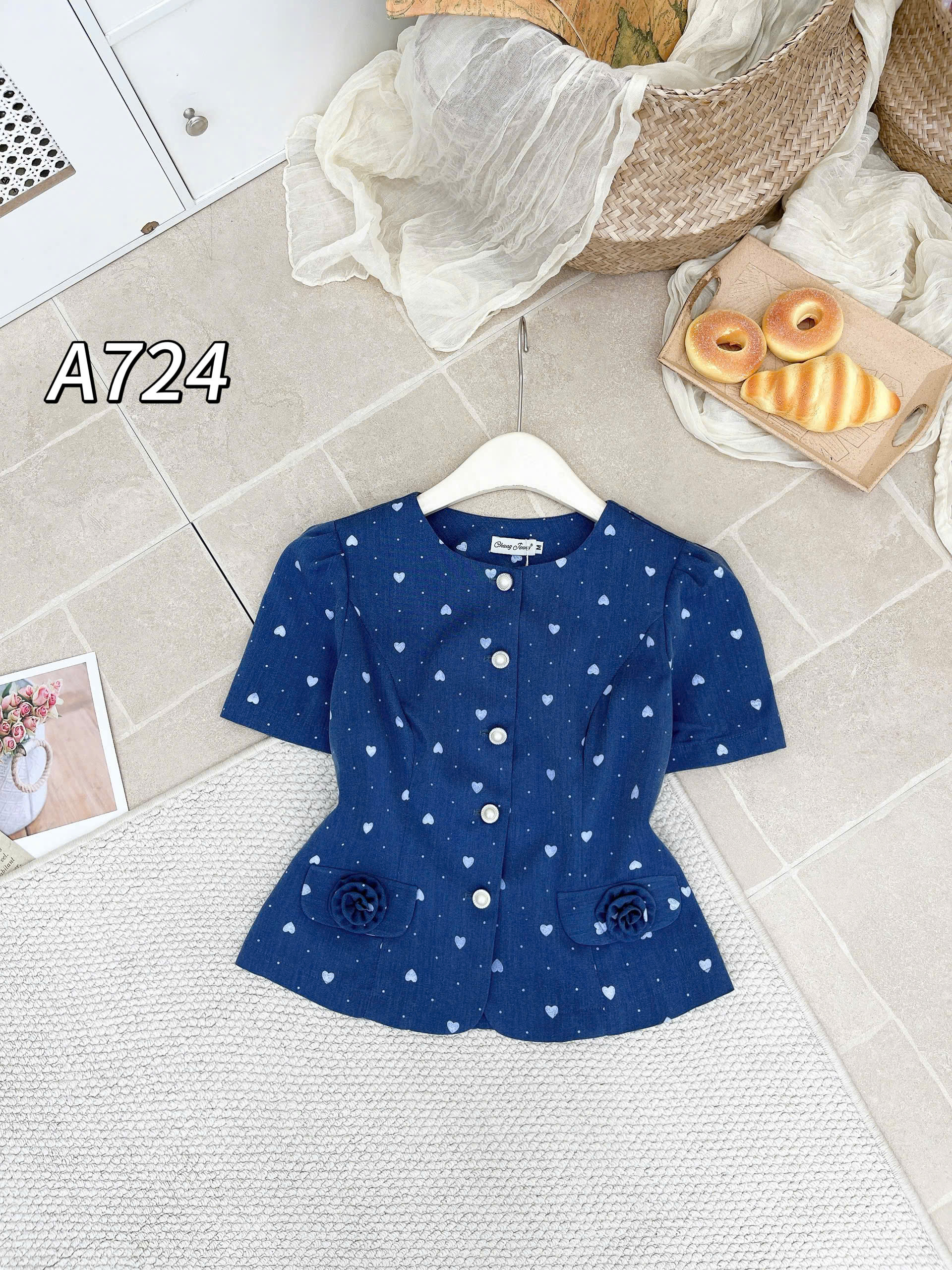 A724 áo kí giả trái tim