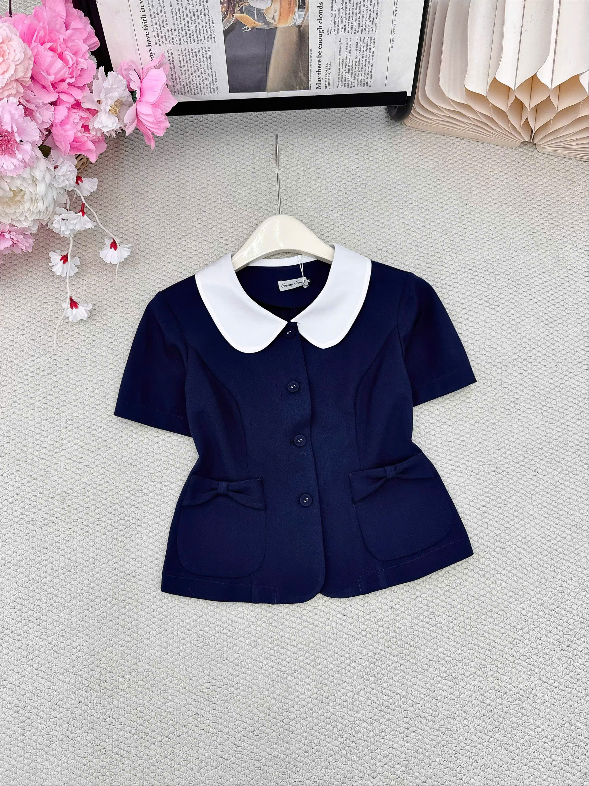 A846 Áo Cổ Sen Túi Nơ