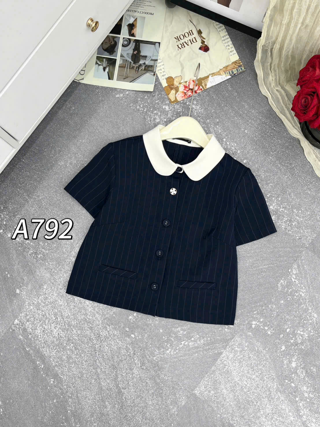 A792 áo kẻ cổ sen
