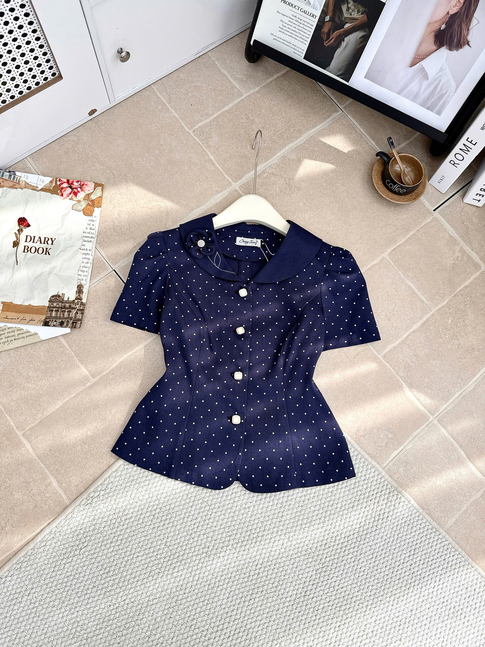A641 Áo kí giả chấm bi hoa cổ