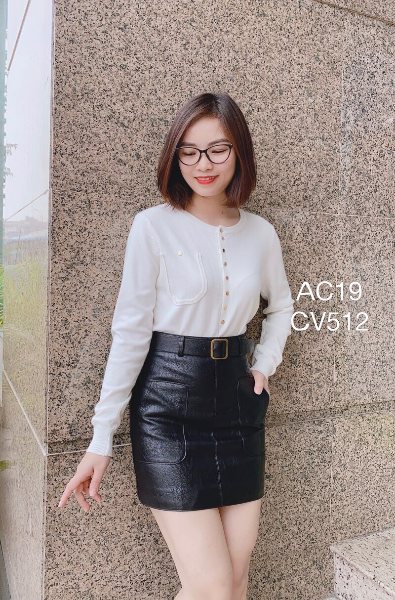 Ac19 áo len trăng 1 cúc vàng túi giả