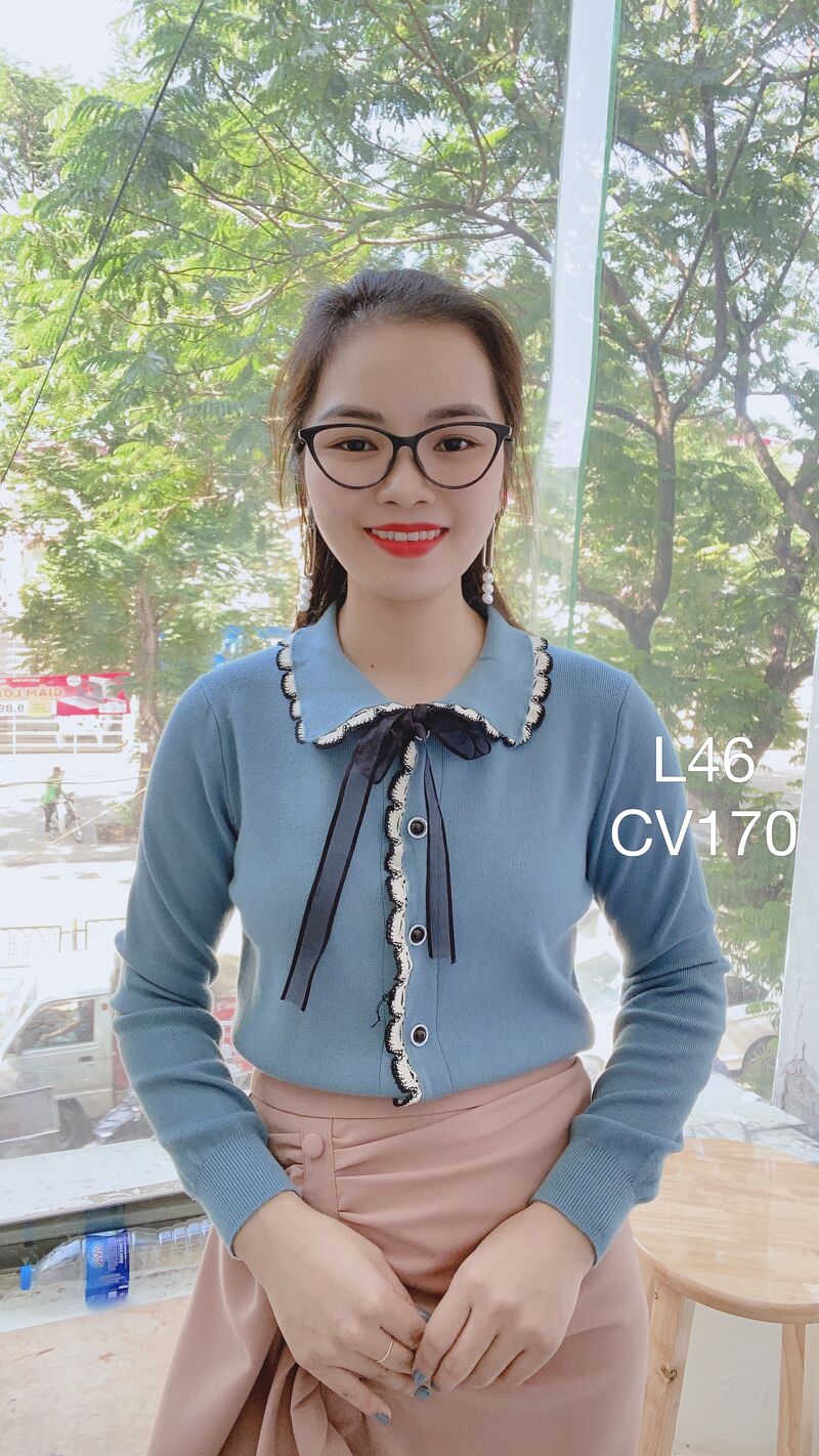 L46 áo len cổ đức viền đen trắng