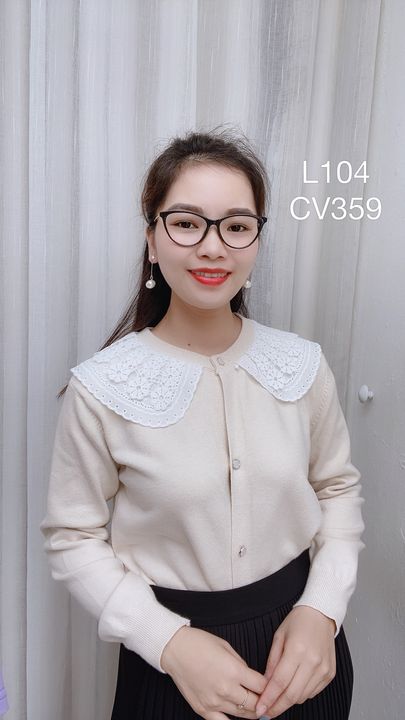 L104 áo len cổ ren hoa cúc ngọc