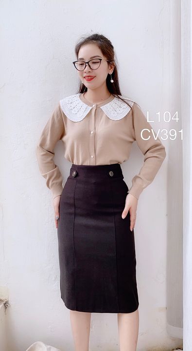 L104 áo len cổ ren hoa cúc ngọc