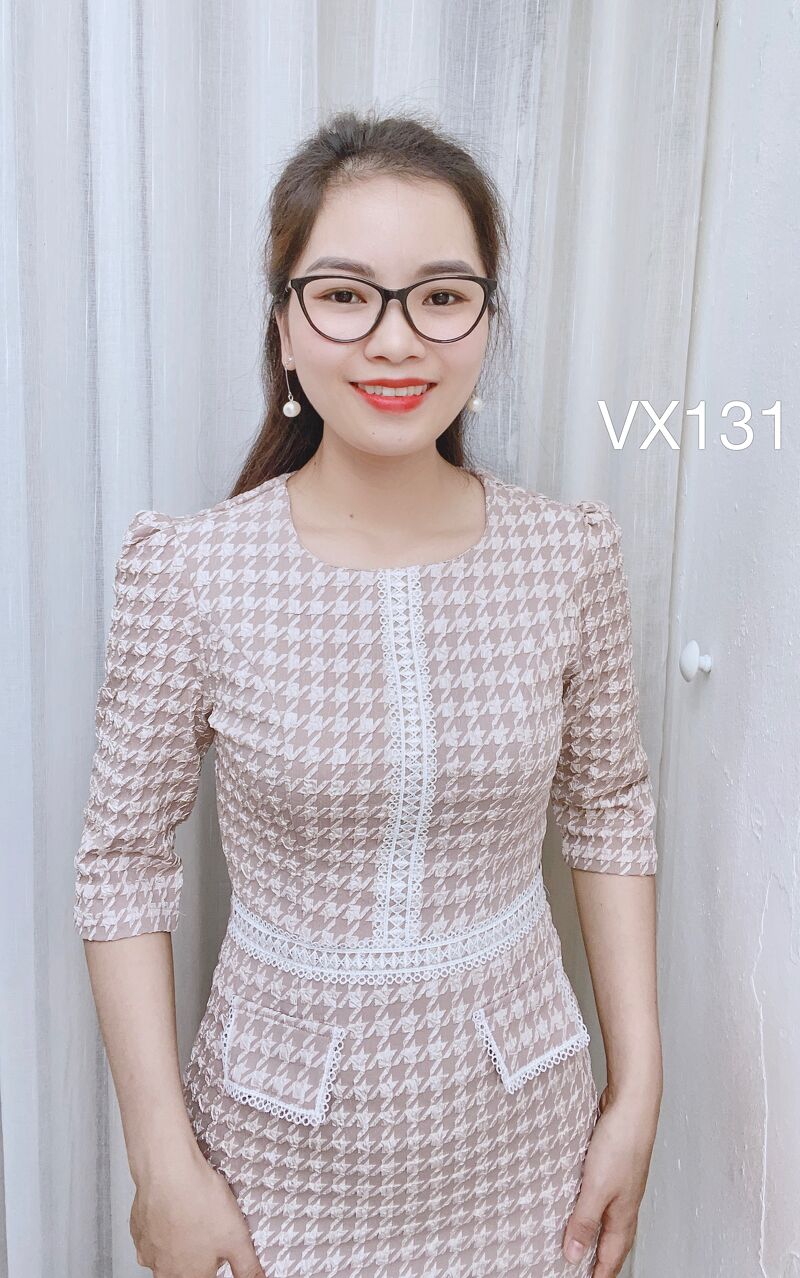 VX131 váy nẹp ren thoi trắng