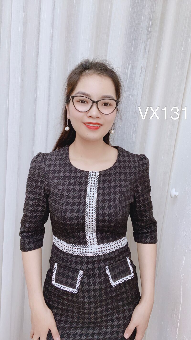 VX131 váy nẹp ren thoi trắng