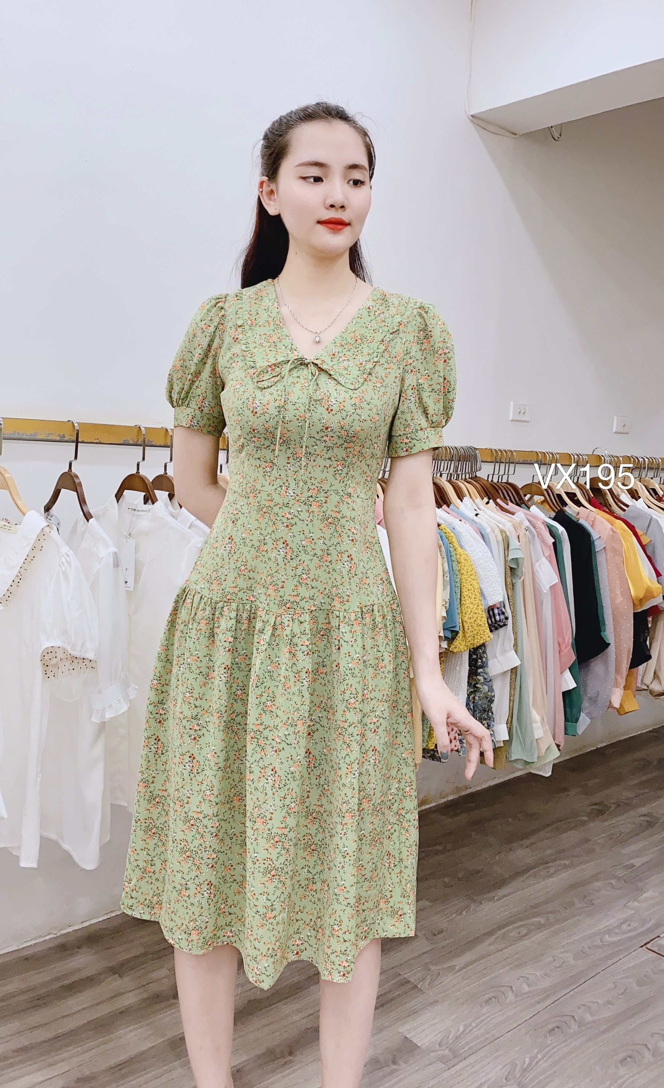 Đầm Hoa Nhí Cổ Chéo V Vạt Bèo – Trắng – The Kat | Cửa hàng thời trang cao  cấp