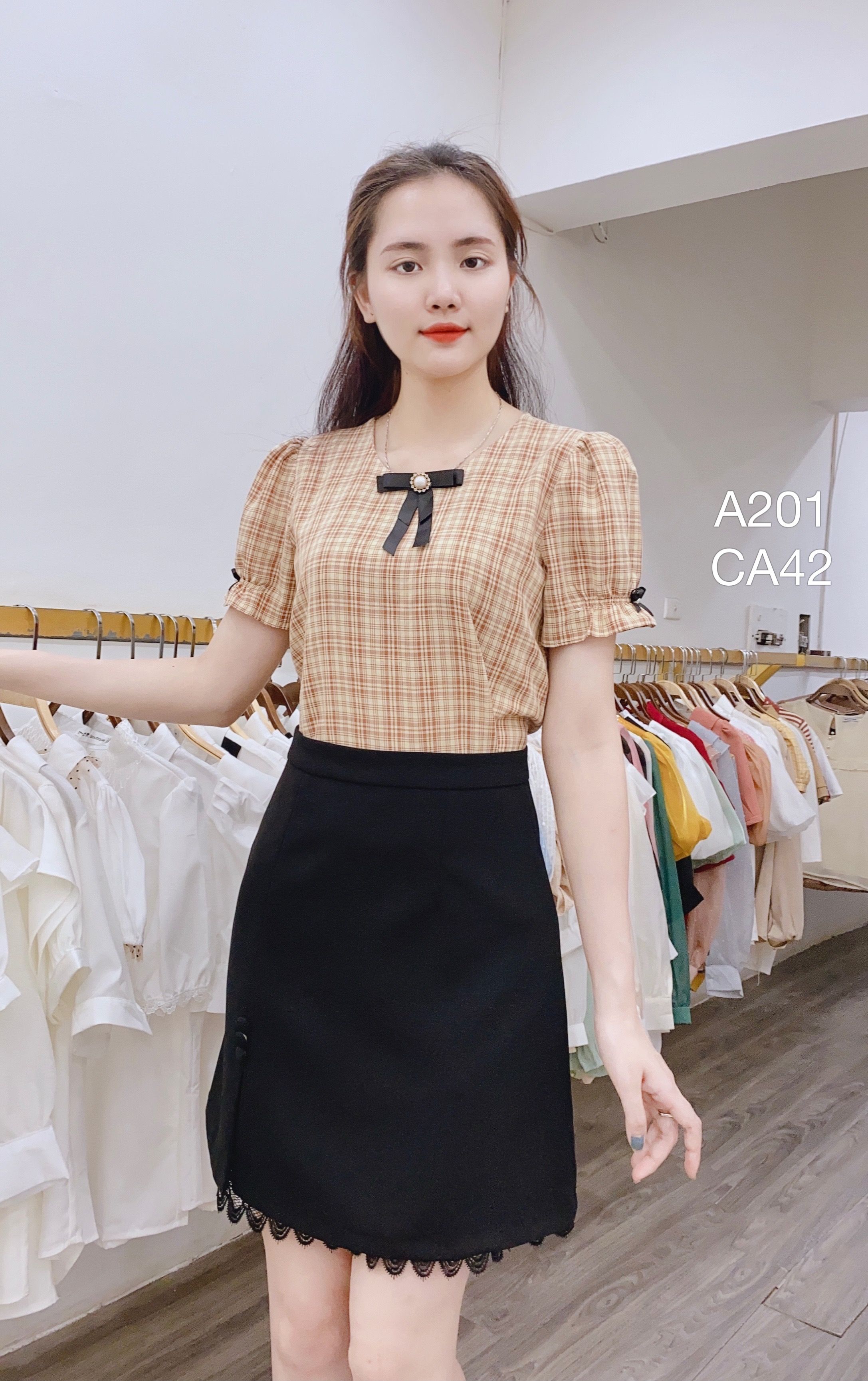 A201 áo sơ mi kẻ nơ cài đen