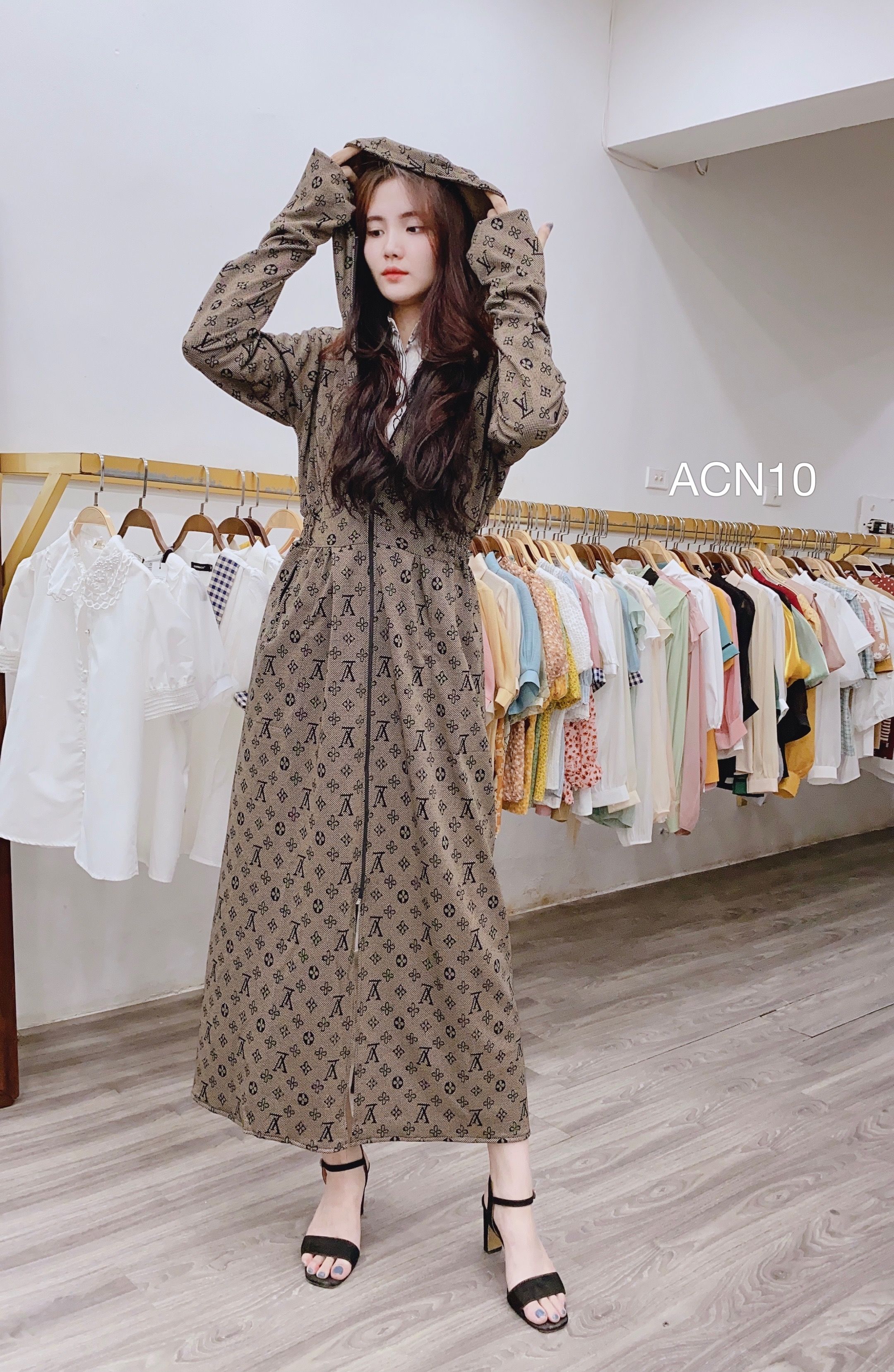 Hàng sale - Chân váy Voan Dài chữ LV - SongSong shop | Shopee Việt Nam