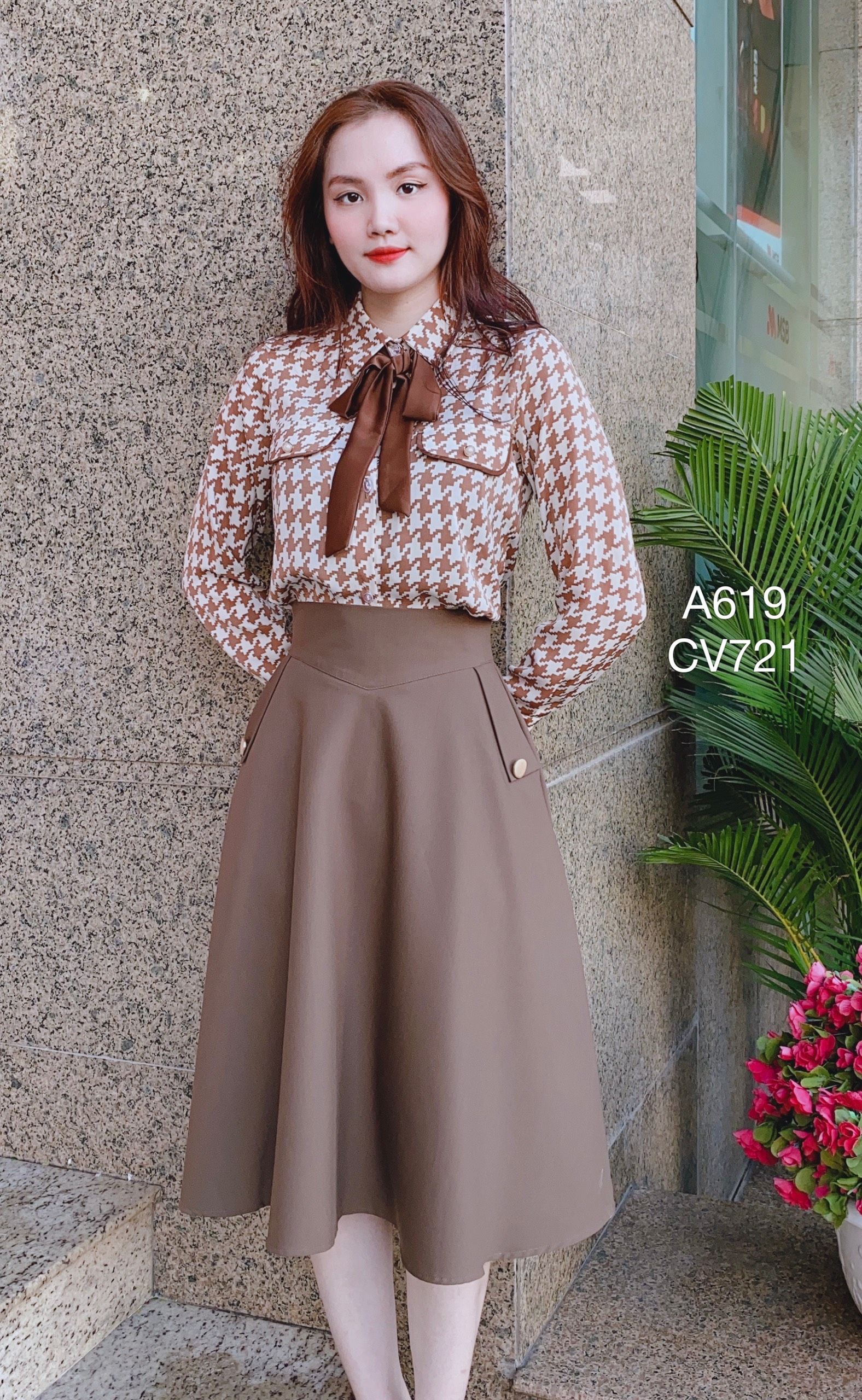 CV721 cv xòe 2 cúc vàng