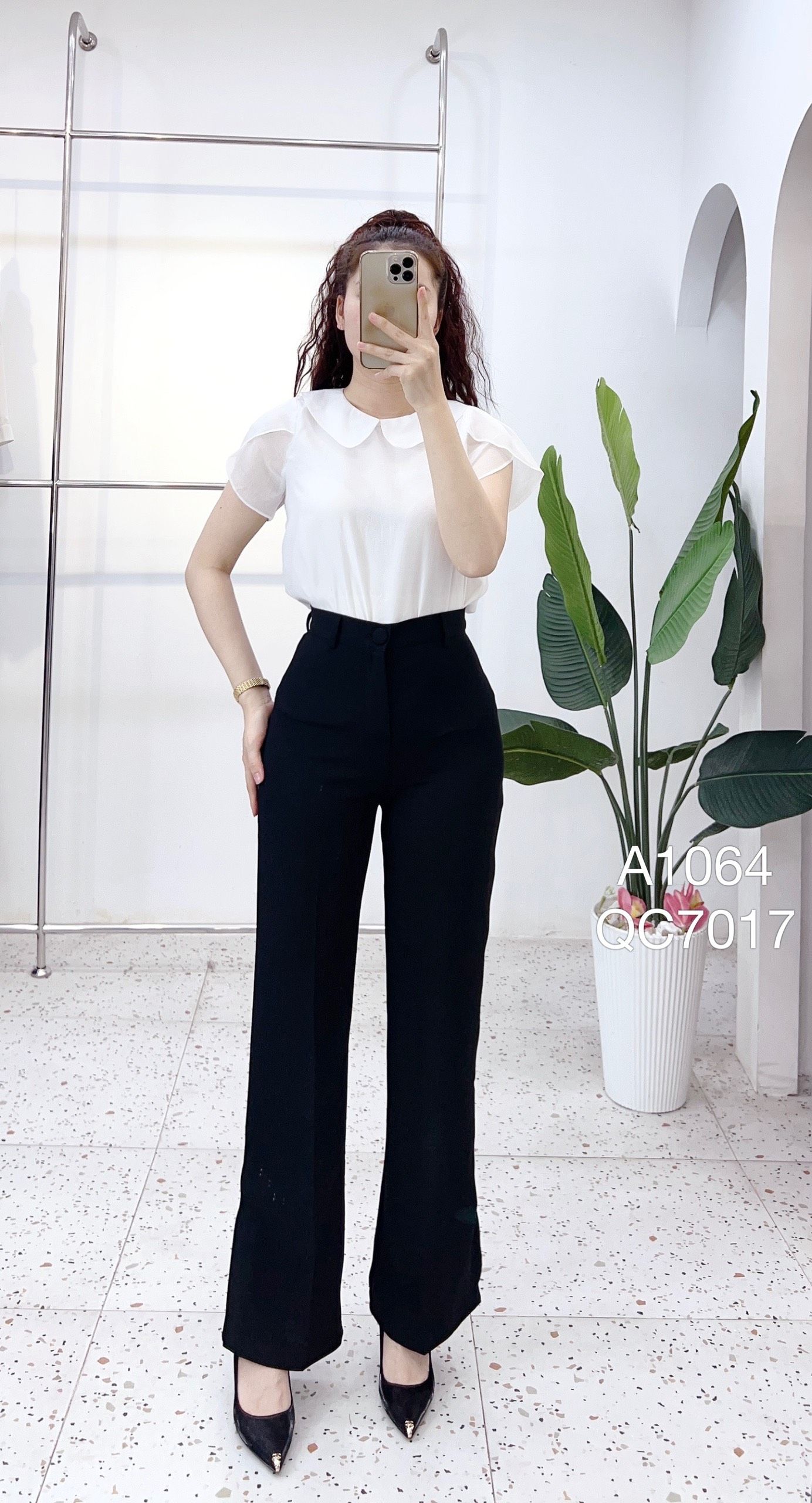 A1064  áo cổ nhọn tay xẻ