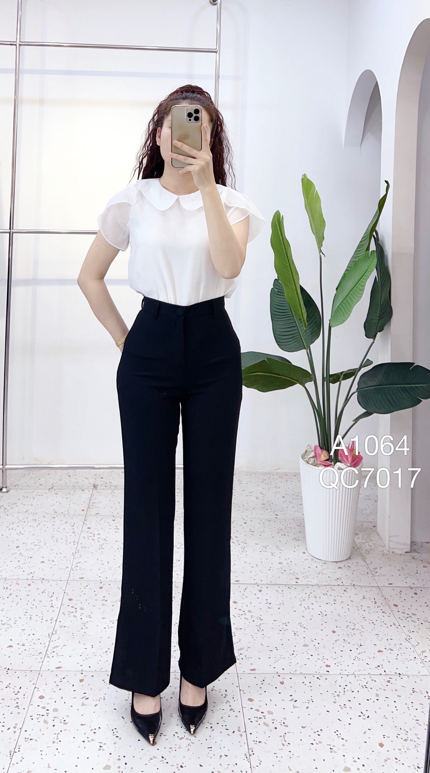 A1064  áo cổ nhọn tay xẻ