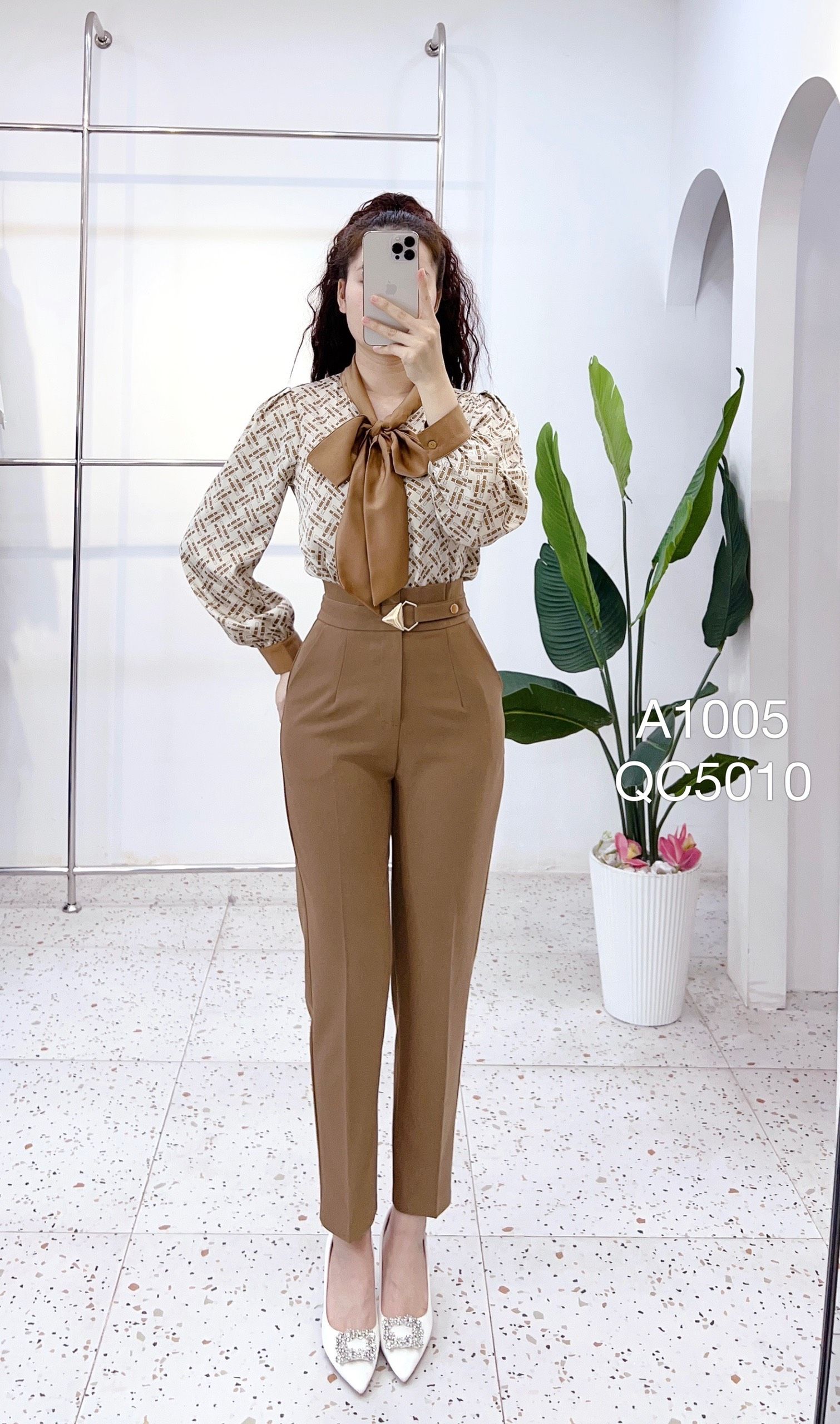QC5010  khuy quần tam giác nhọn