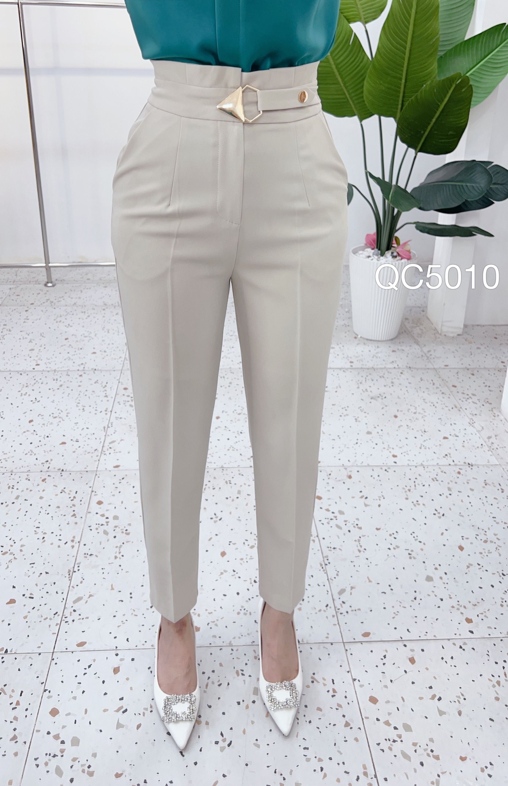 QC5010  khuy quần tam giác nhọn