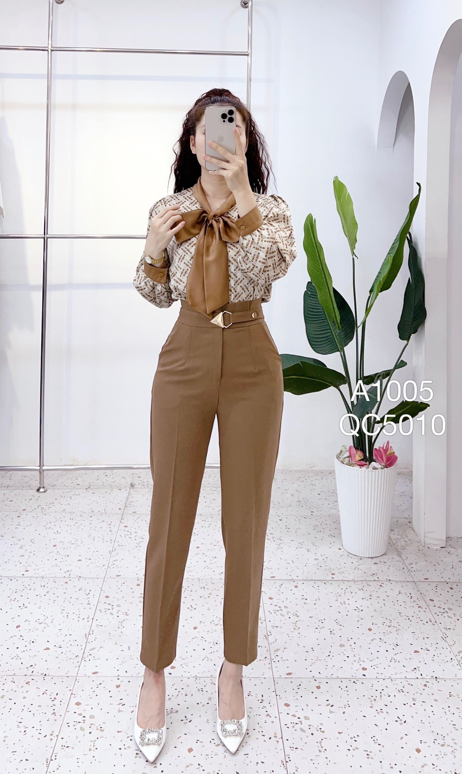 QC5010  khuy quần tam giác nhọn