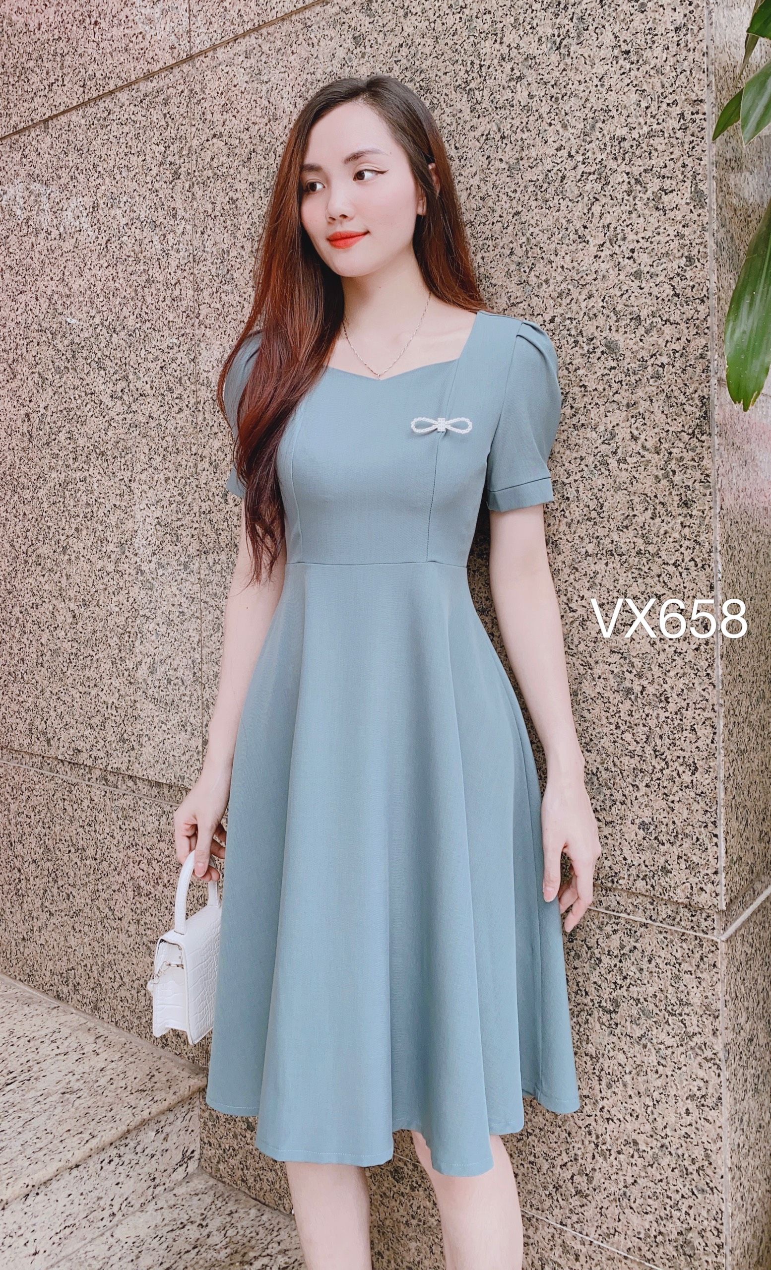 VX658 Váy cộc tay xòe trơn