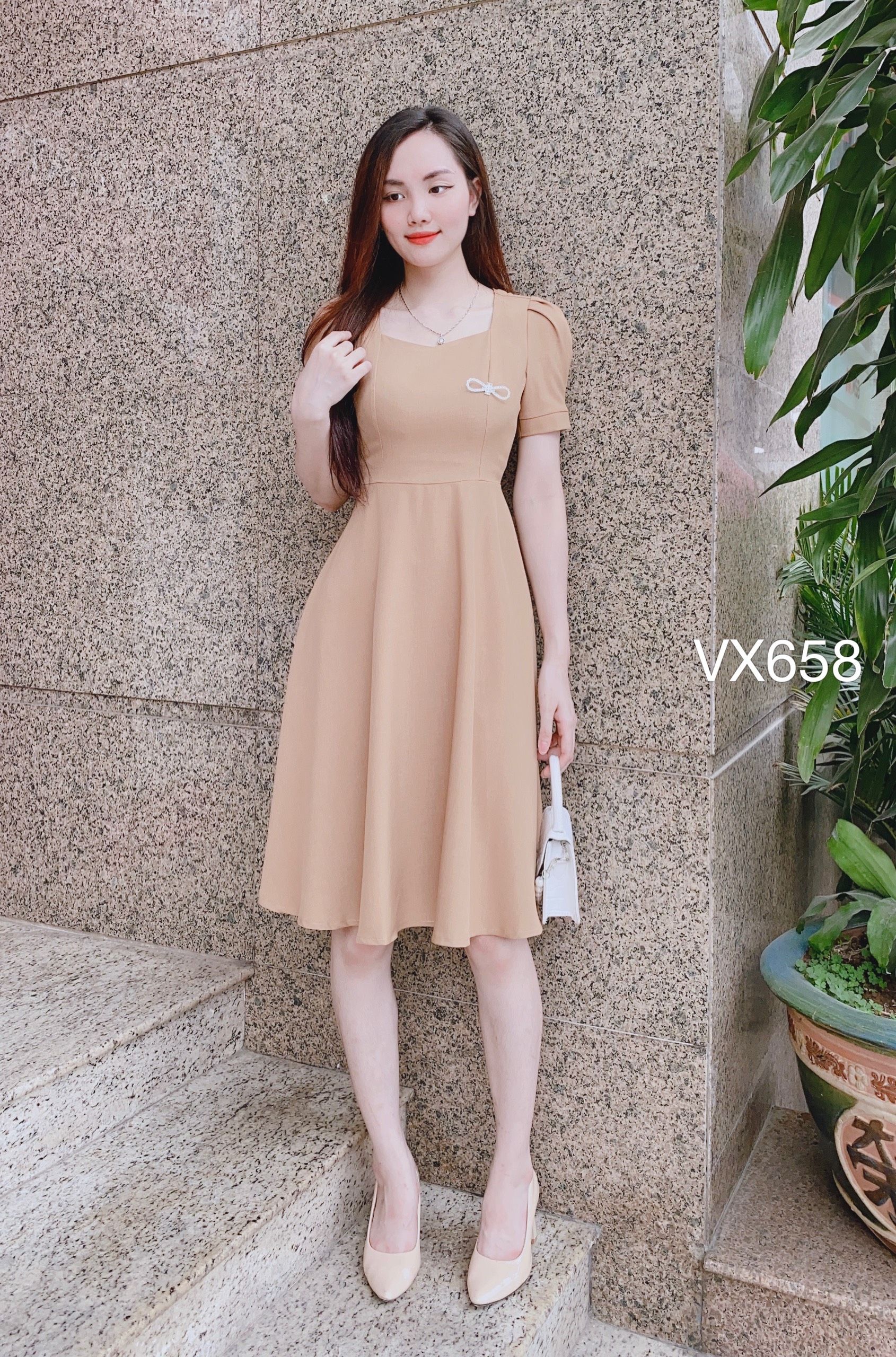 VX658 Váy cộc tay xòe trơn