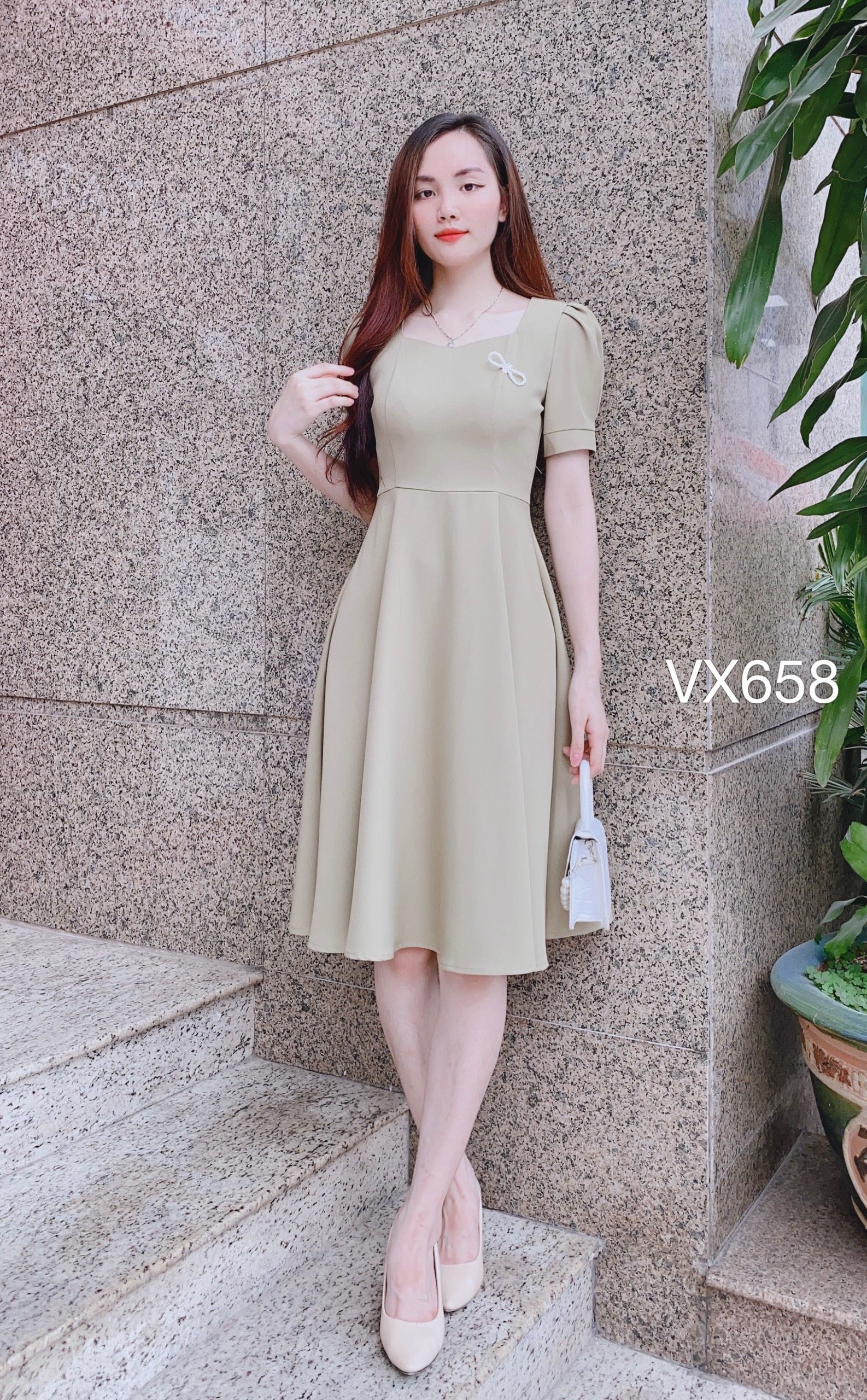 VX658 Váy cộc tay xòe trơn